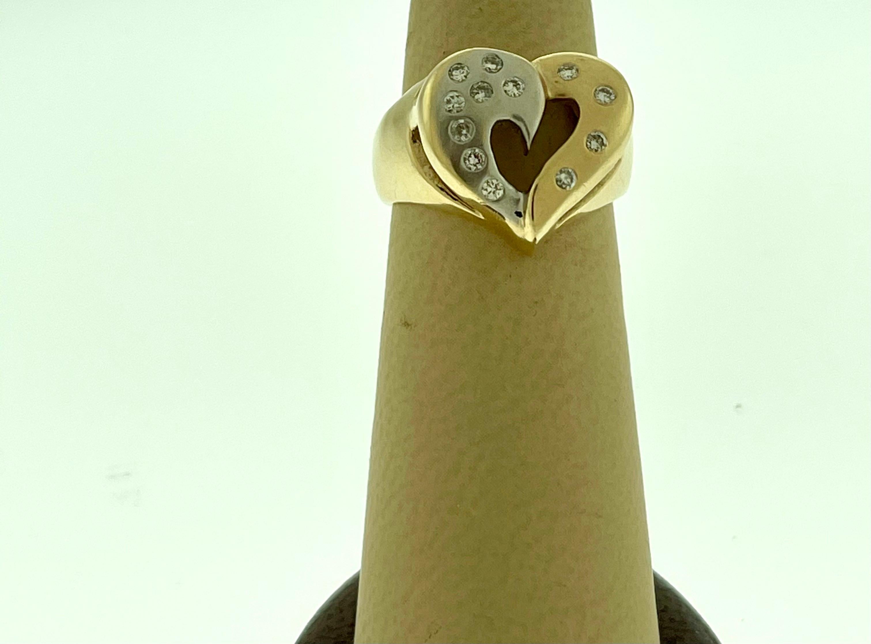 Heart Shape Two-Tone Gold Diamond Cocktail 14 Karat Gold Ring In Excellent Condition For Sale In New York, NY