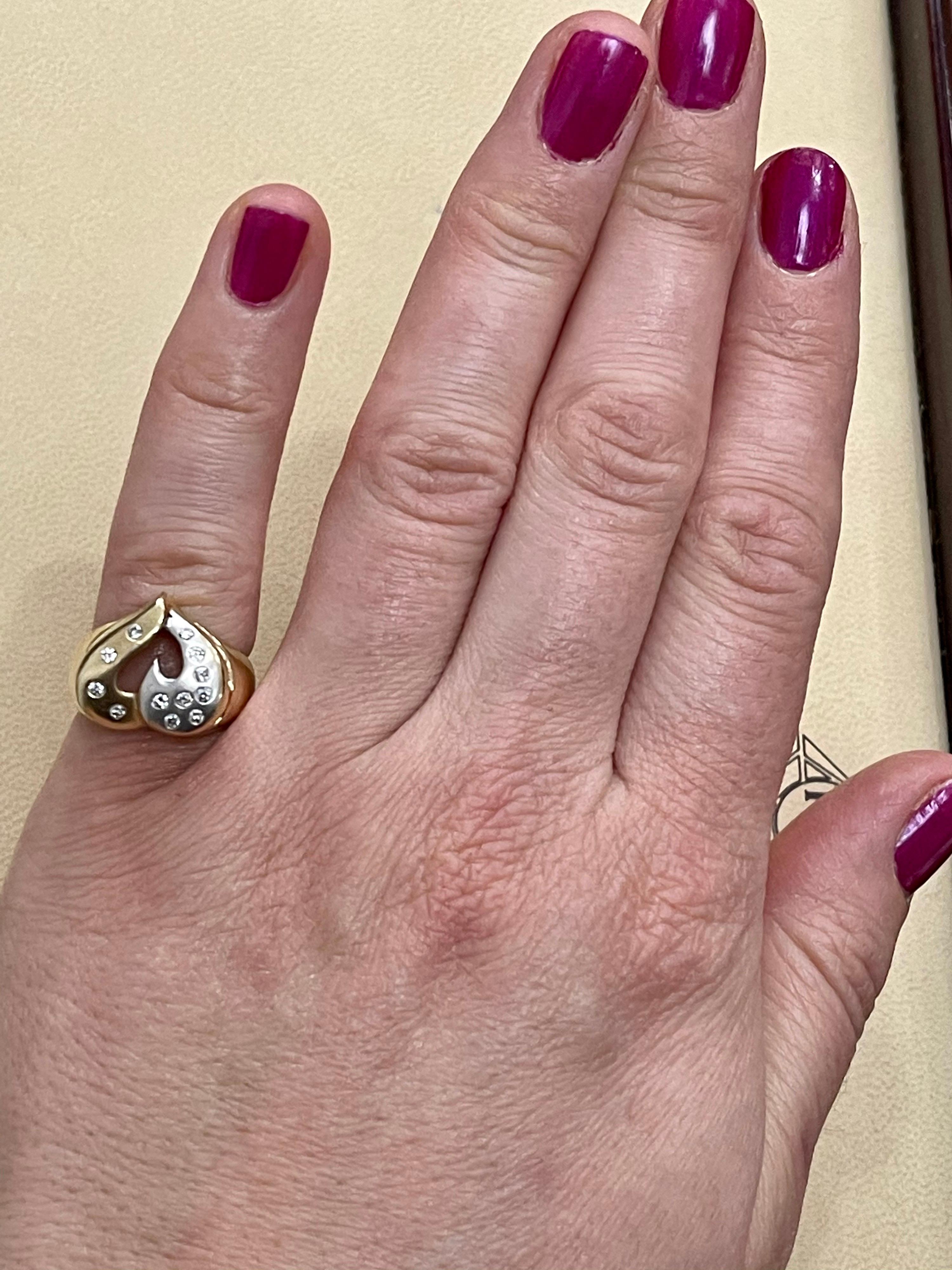 Herzförmiger zweifarbiger Gold-Diamant-Cocktailring aus 14 Karat Gold im Angebot 4