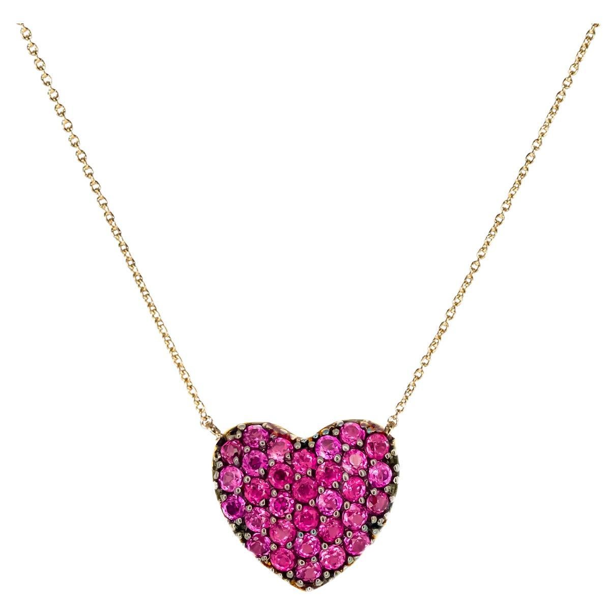 Heart shaped 14k gold pendant necklace.  For Sale