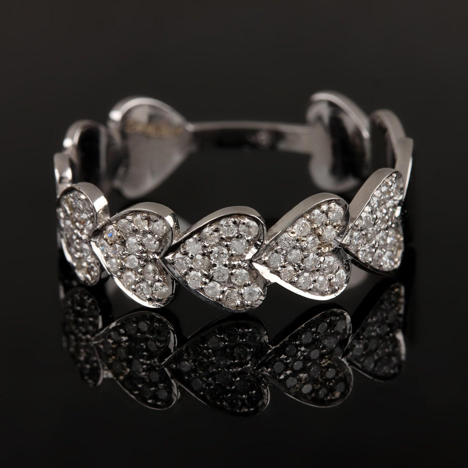 Herzförmiger 14k Massivgold Natürlicher Pave Diamantring Minimalistisches Geschenk für Damen. im Zustand „Neu“ im Angebot in Chicago, IL