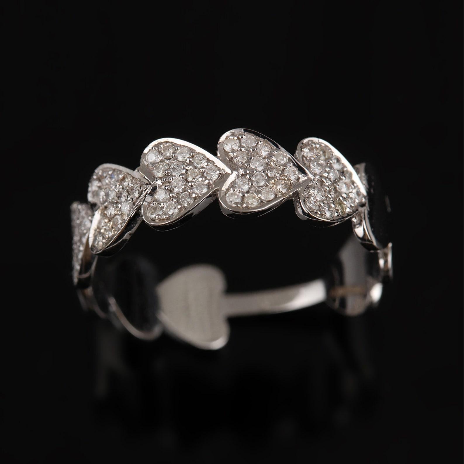 Herzförmiger 14k Massivgold Natürlicher Pave Diamantring Minimalistisches Geschenk für Damen. für Damen oder Herren im Angebot