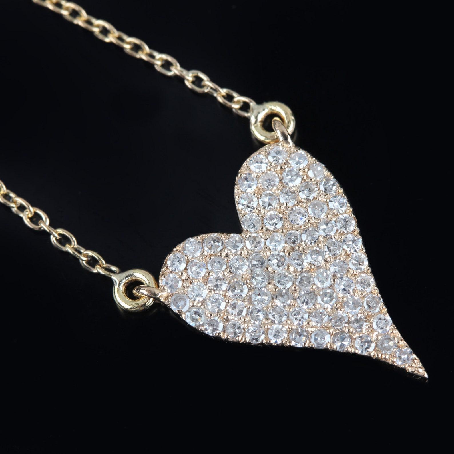 Women's Heart Shaped 14K Solid Yellow Gold Natural Pave Diamond Necklace Gift For Women. For Sale
