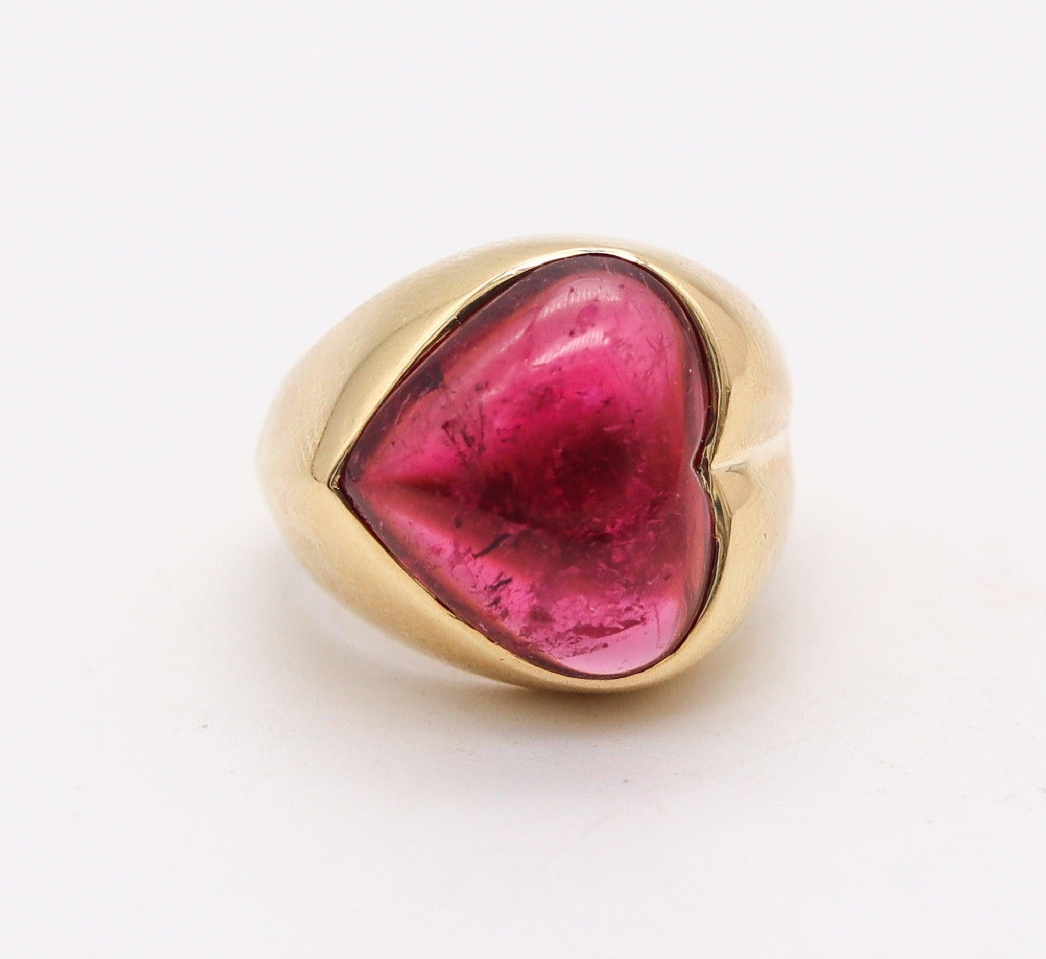 Modernista Anello Cocktail 1970 a forma di cuore in oro giallo 18Kt con rubellite da 9,56 carati in vendita