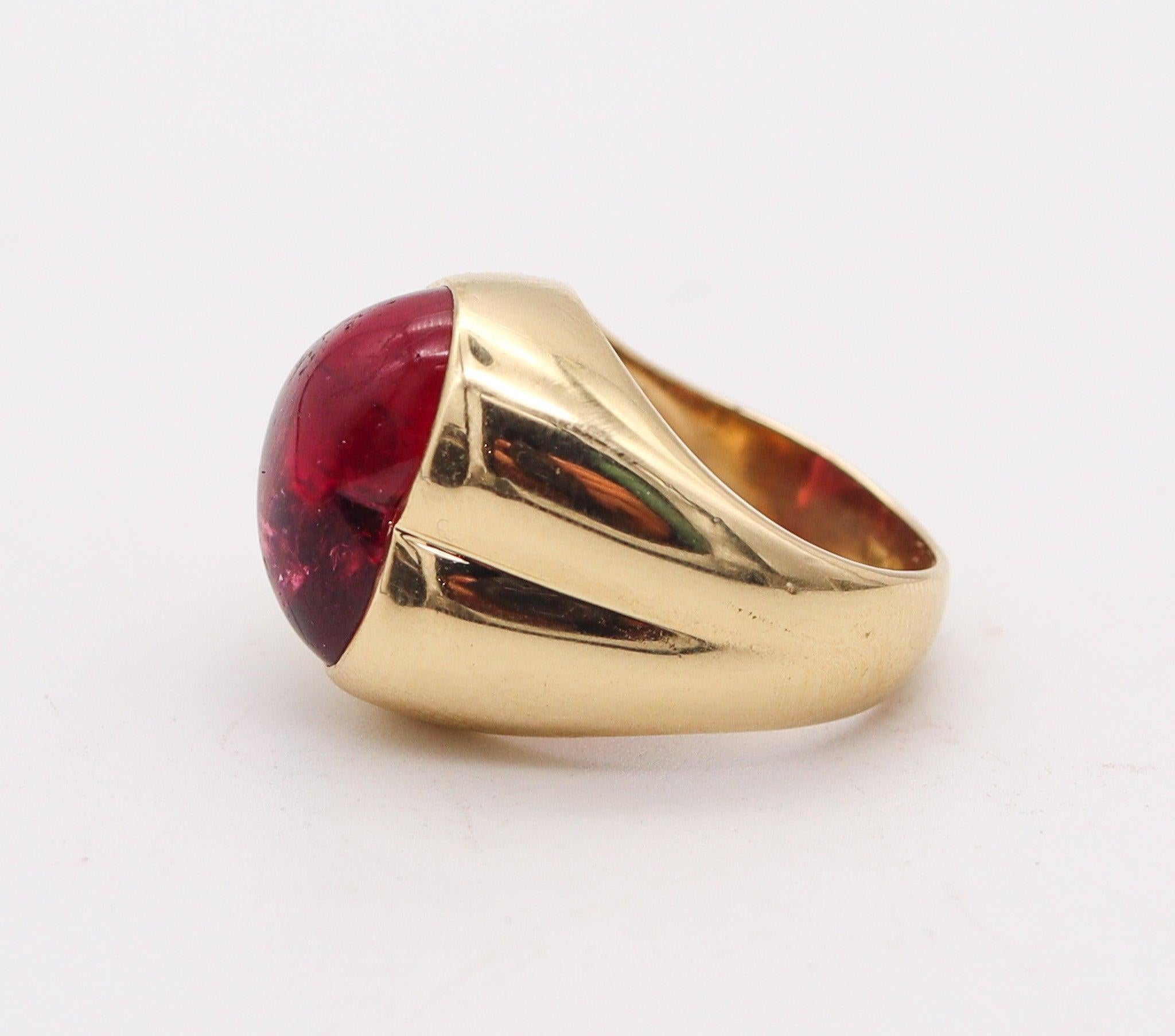 Anello Cocktail 1970 a forma di cuore in oro giallo 18Kt con rubellite da 9,56 carati In condizioni ottime in vendita a Miami, FL