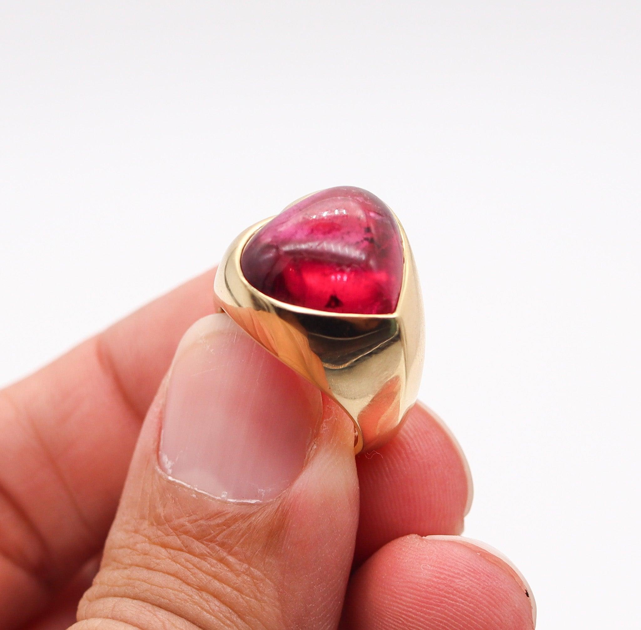Anello Cocktail 1970 a forma di cuore in oro giallo 18Kt con rubellite da 9,56 carati in vendita 1