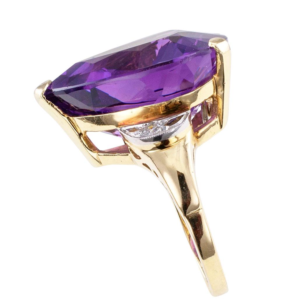 Heart Shaped Amethyst Diamond Gold Cocktail Ring In Good Condition In Los Angeles, CA