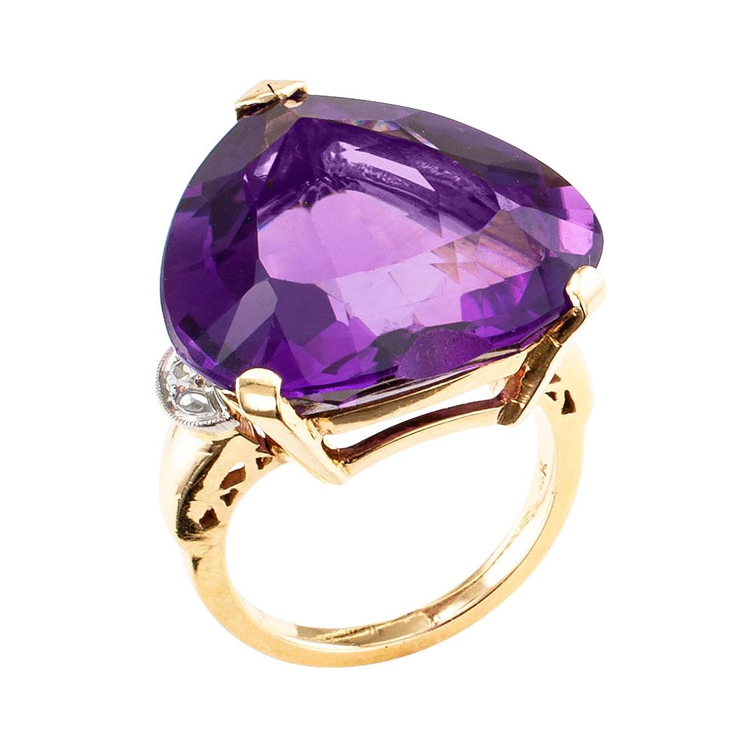 Women's or Men's Heart Shaped Amethyst Diamond Gold Cocktail Ring