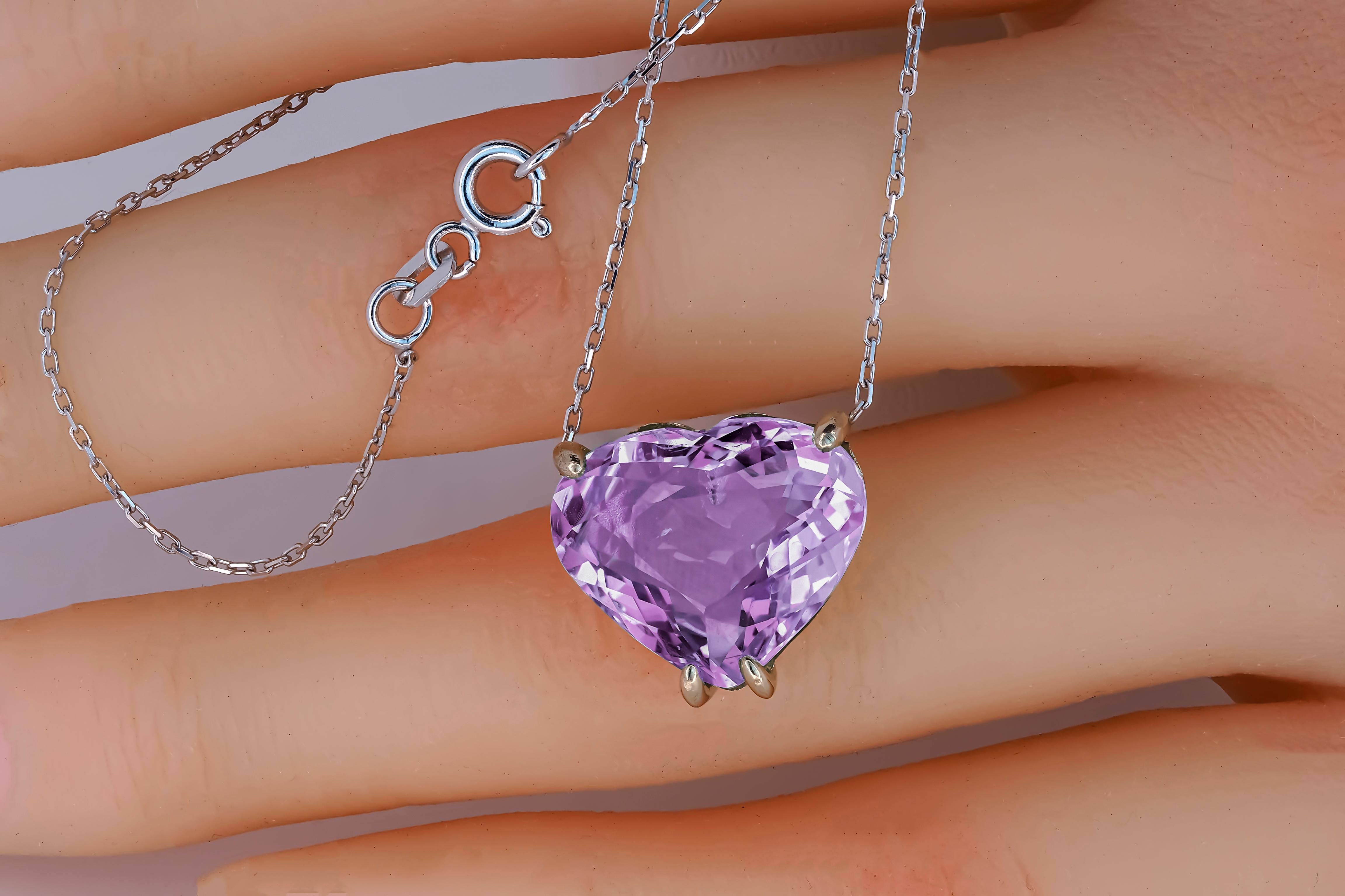 Heart shaped amethyst pendant necklace in 14k gold.  For Sale 7