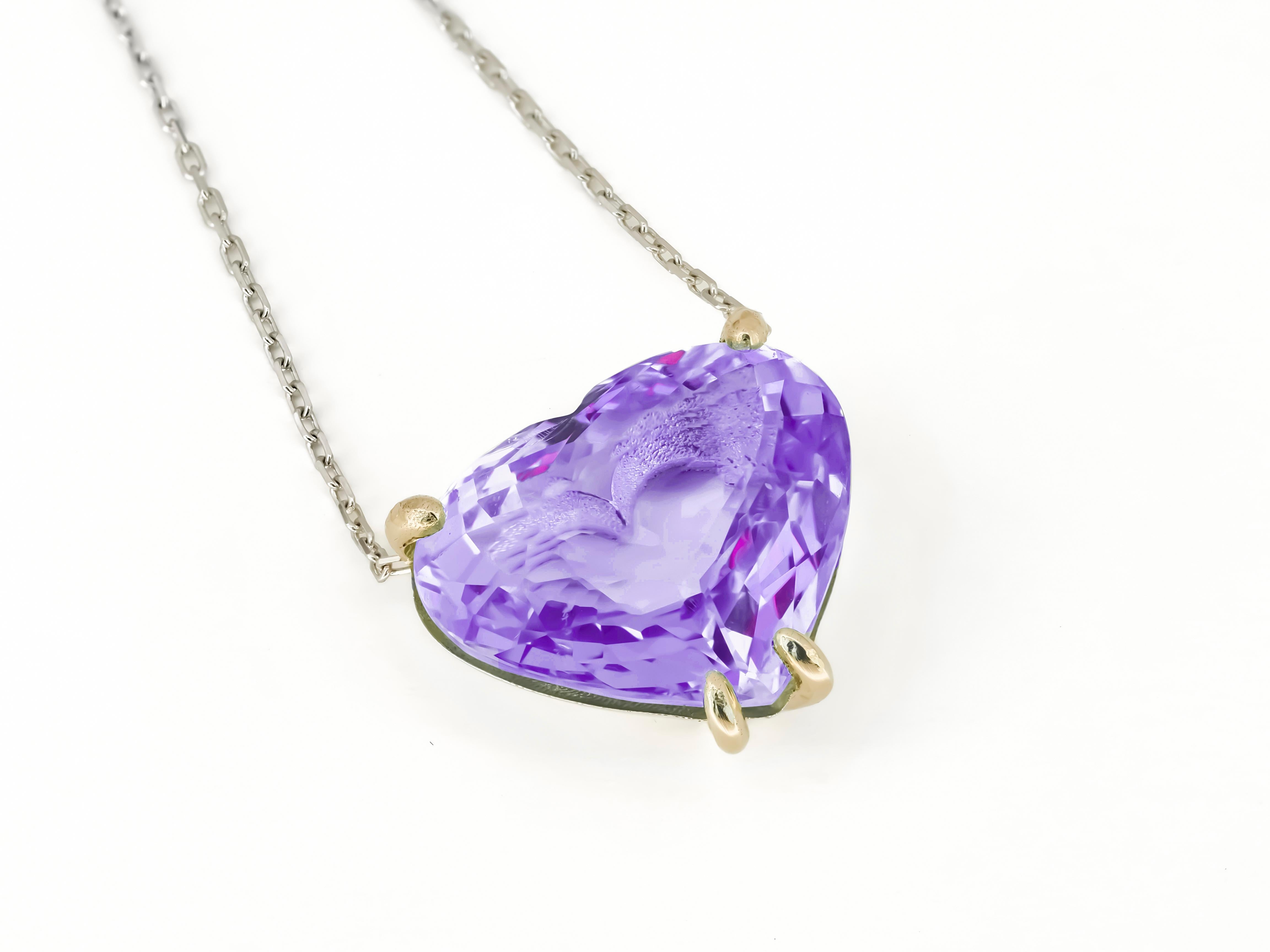 Heart shaped amethyst pendant necklace in 14k gold.  In New Condition For Sale In Istanbul, TR