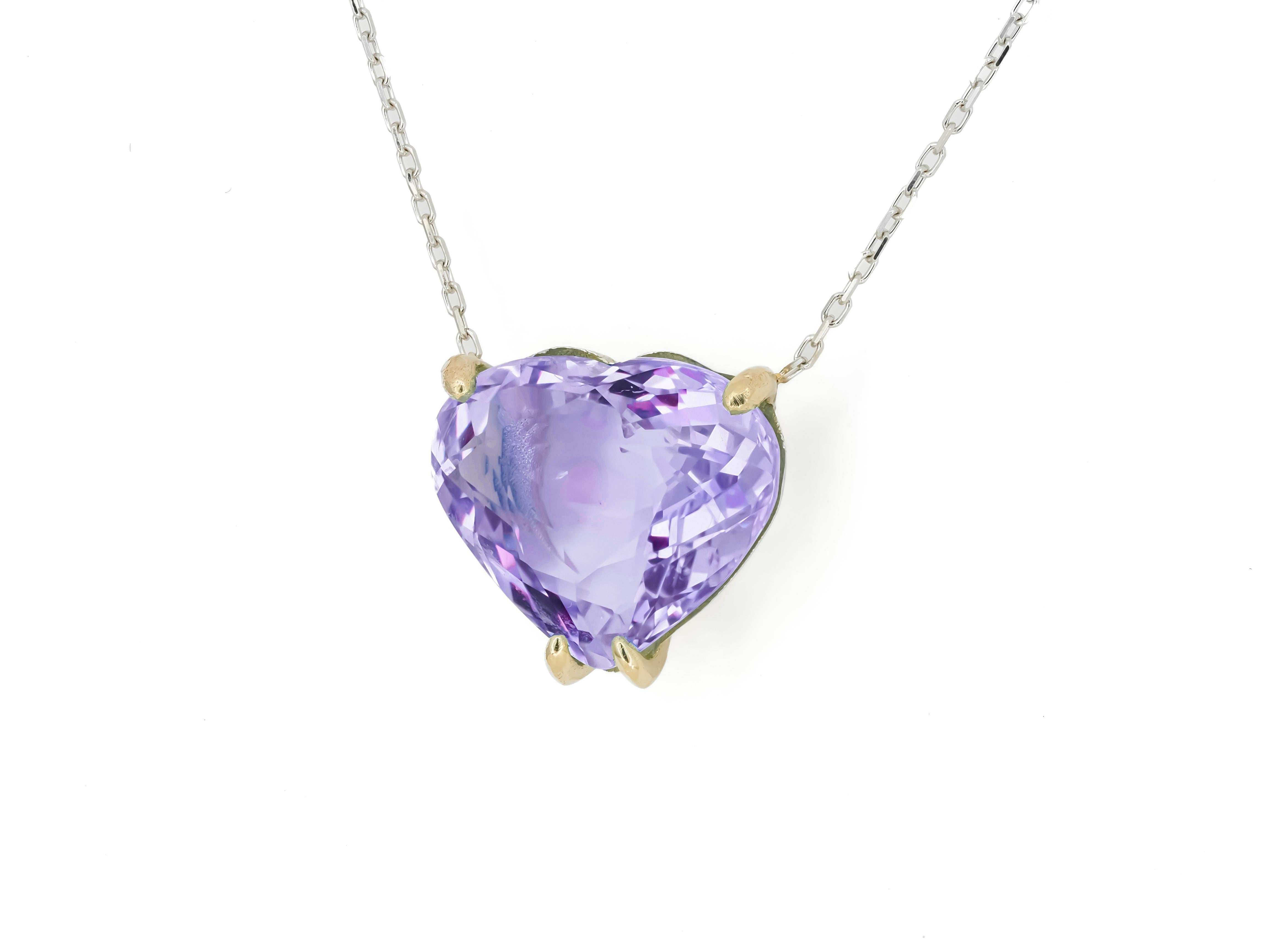 Heart shaped amethyst pendant necklace in 14k gold.  For Sale 1