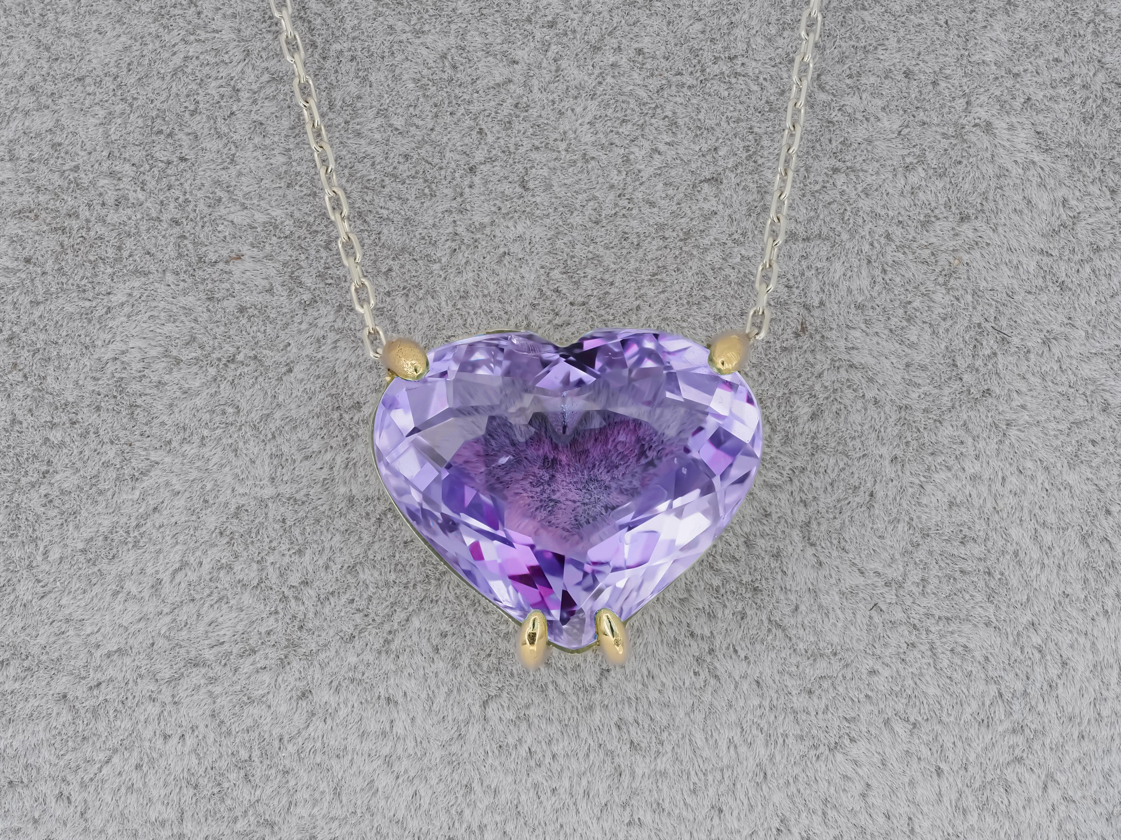 Heart shaped amethyst pendant necklace in 14k gold.  For Sale 2