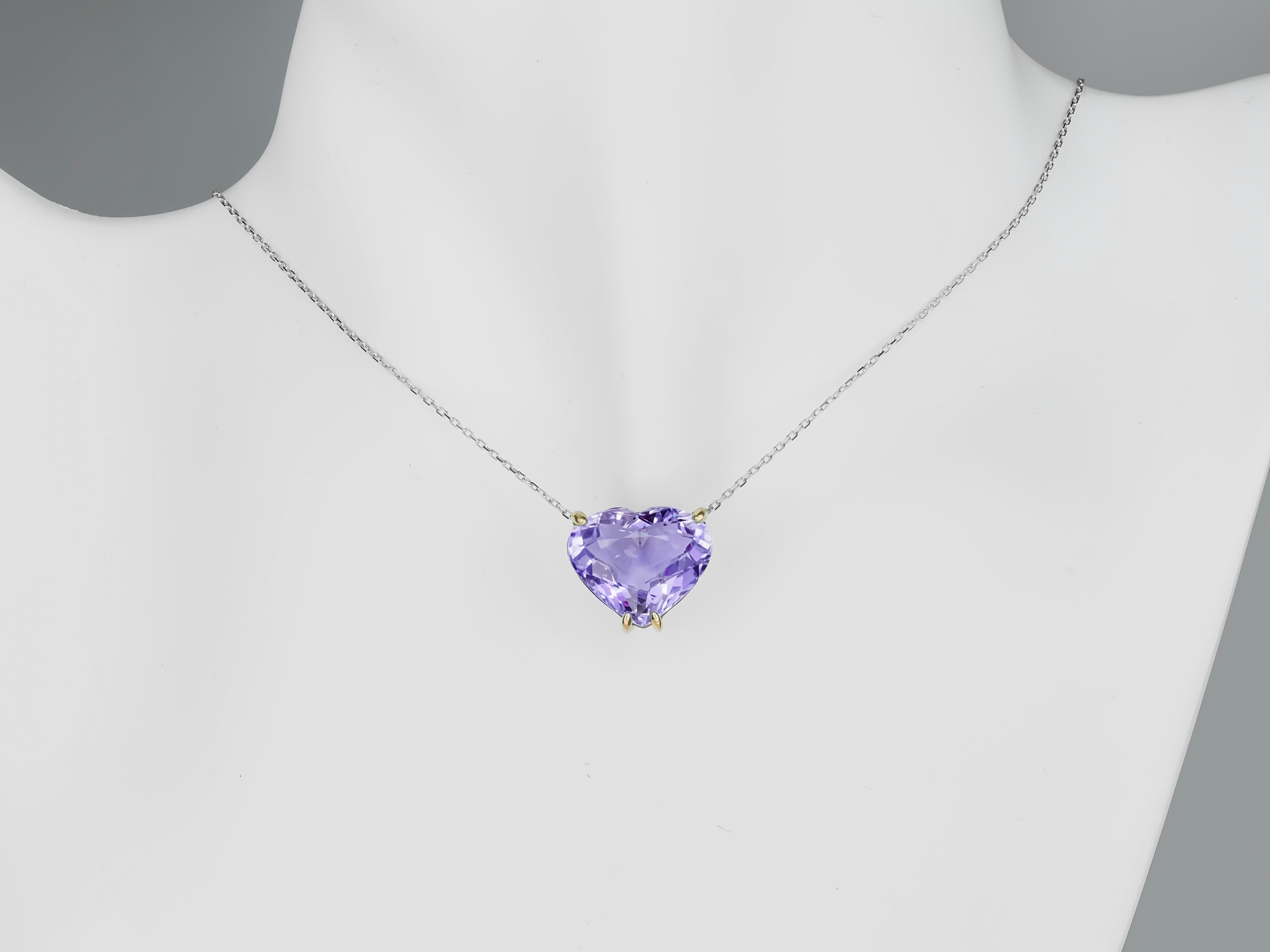 Heart shaped amethyst pendant necklace in 14k gold.  For Sale 3
