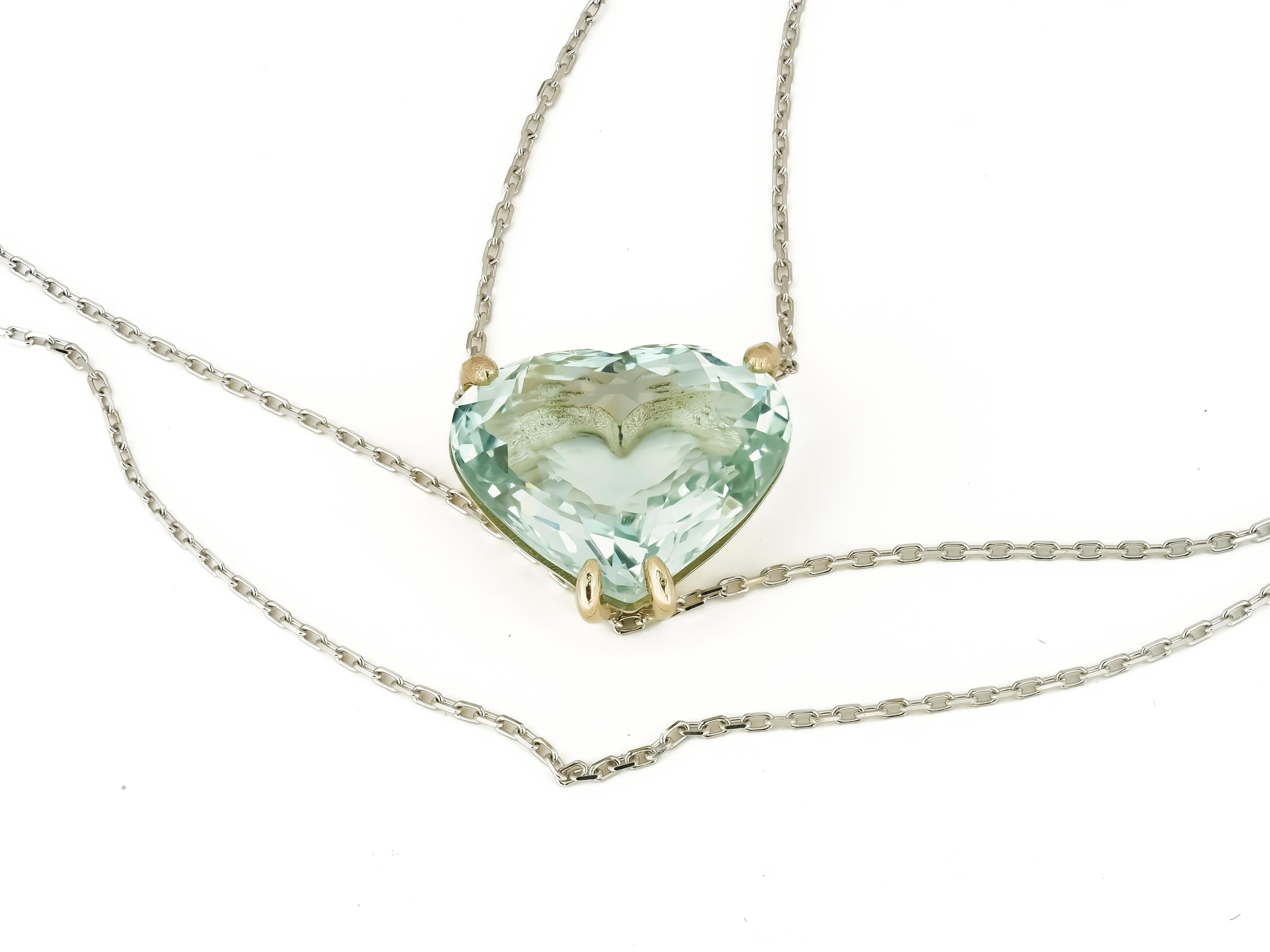 Heart Shaped Aquamarine Pendant Necklace in 14k White Gold In New Condition In Istanbul, TR