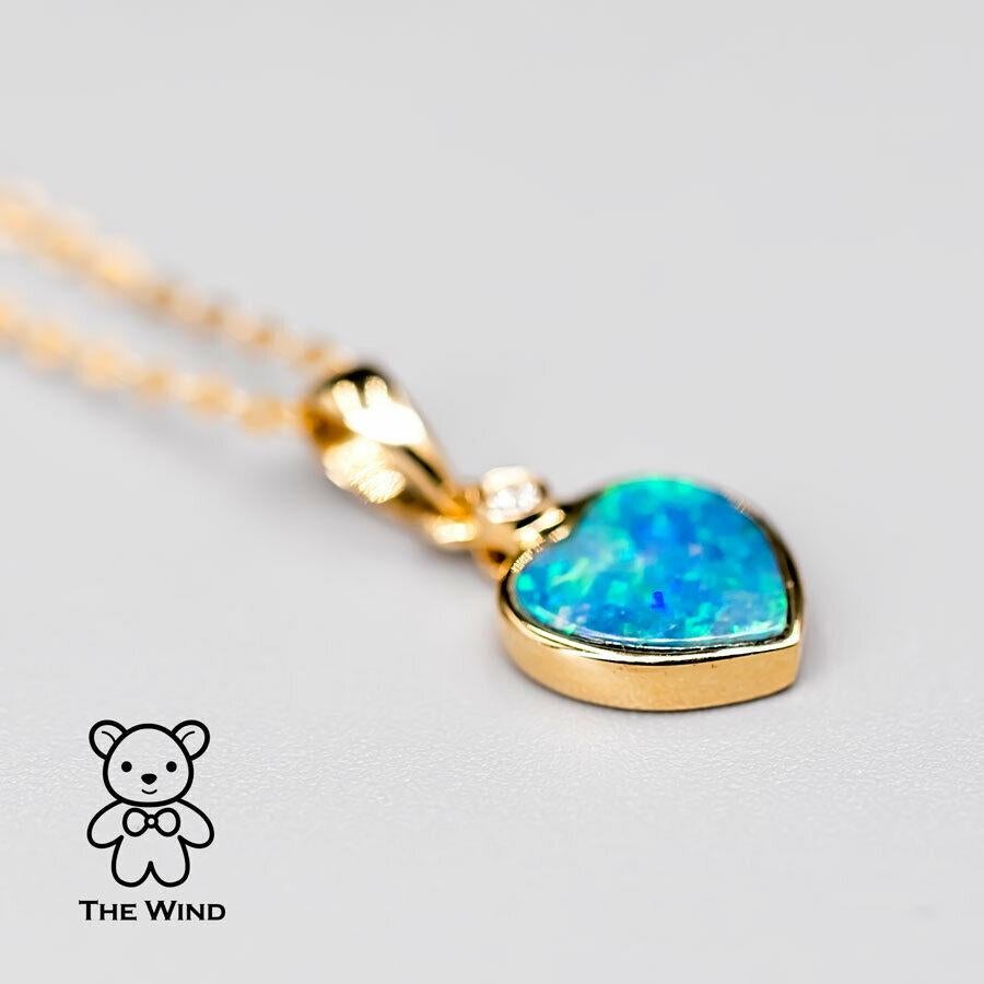 Collier pendentif en or jaune 14 carats avec opale australienne doublet et diamant en forme de cœur Neuf - En vente à Suwanee, GA