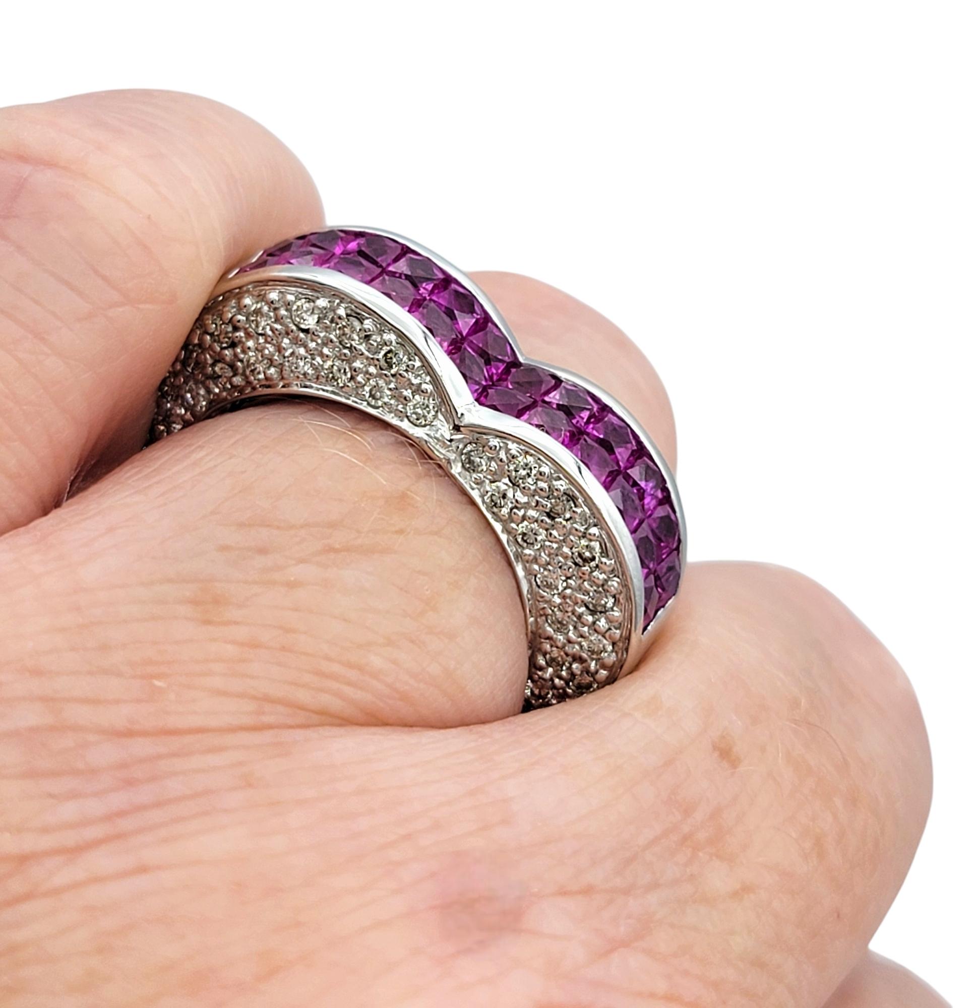 Bague en or blanc 18 carats en forme de cœur avec diamants et saphirs roses en vente 4