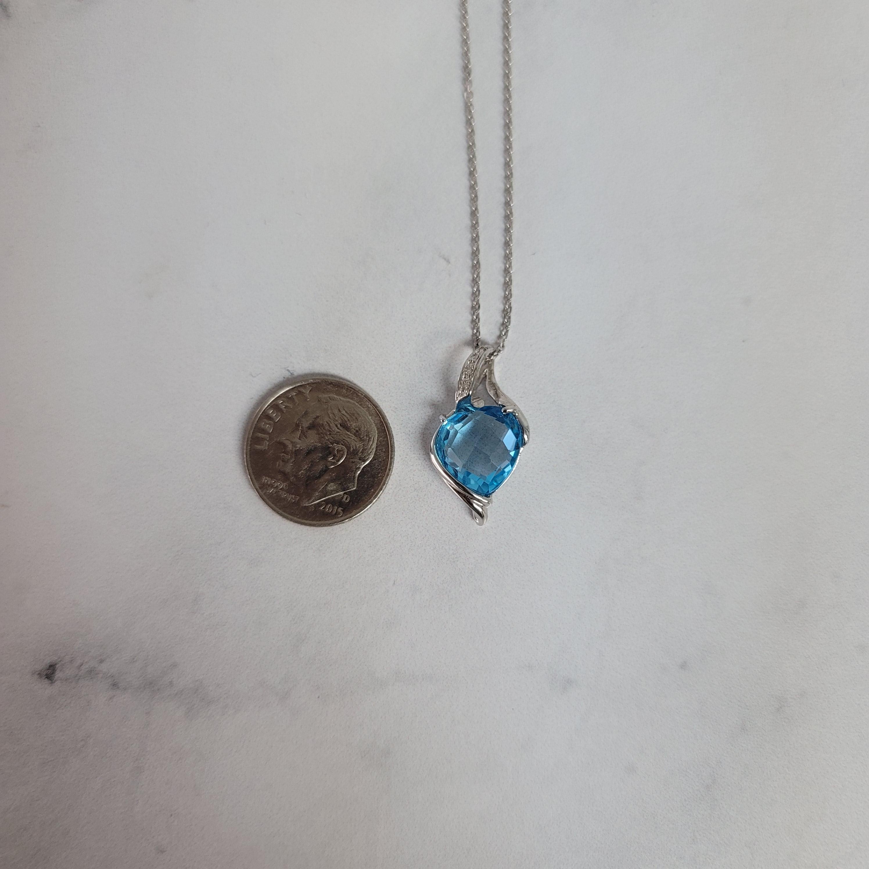 Cuore Collana a forma di cuore con topazio blu 4,33cttw in oro bianco 14k in vendita