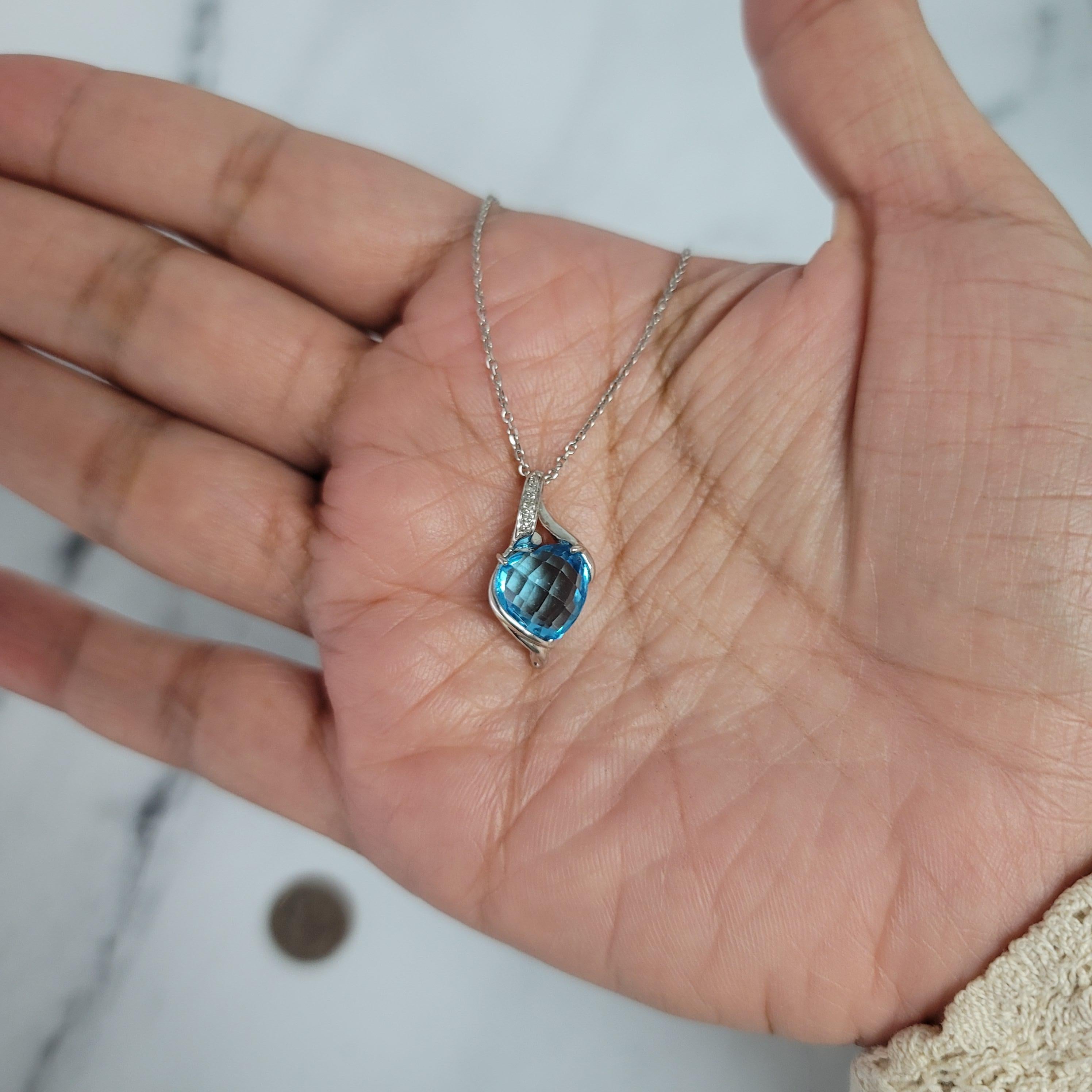 Collana a forma di cuore con topazio blu 4,33cttw in oro bianco 14k In condizioni Nuovo in vendita a Sugar Land, TX