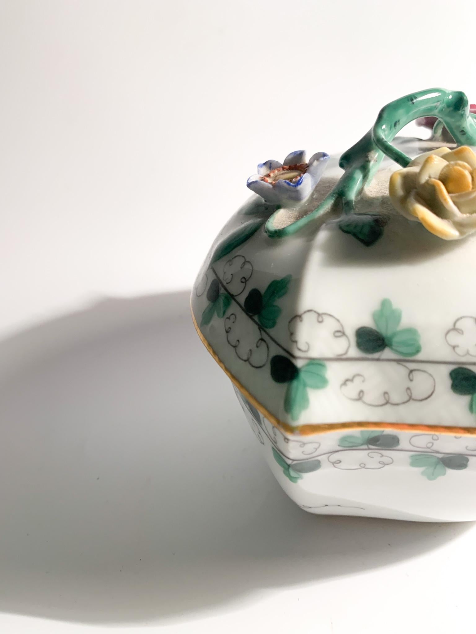 Heart-Shaped Box in Herend Hand Painted Porcelain from the 1950s 3