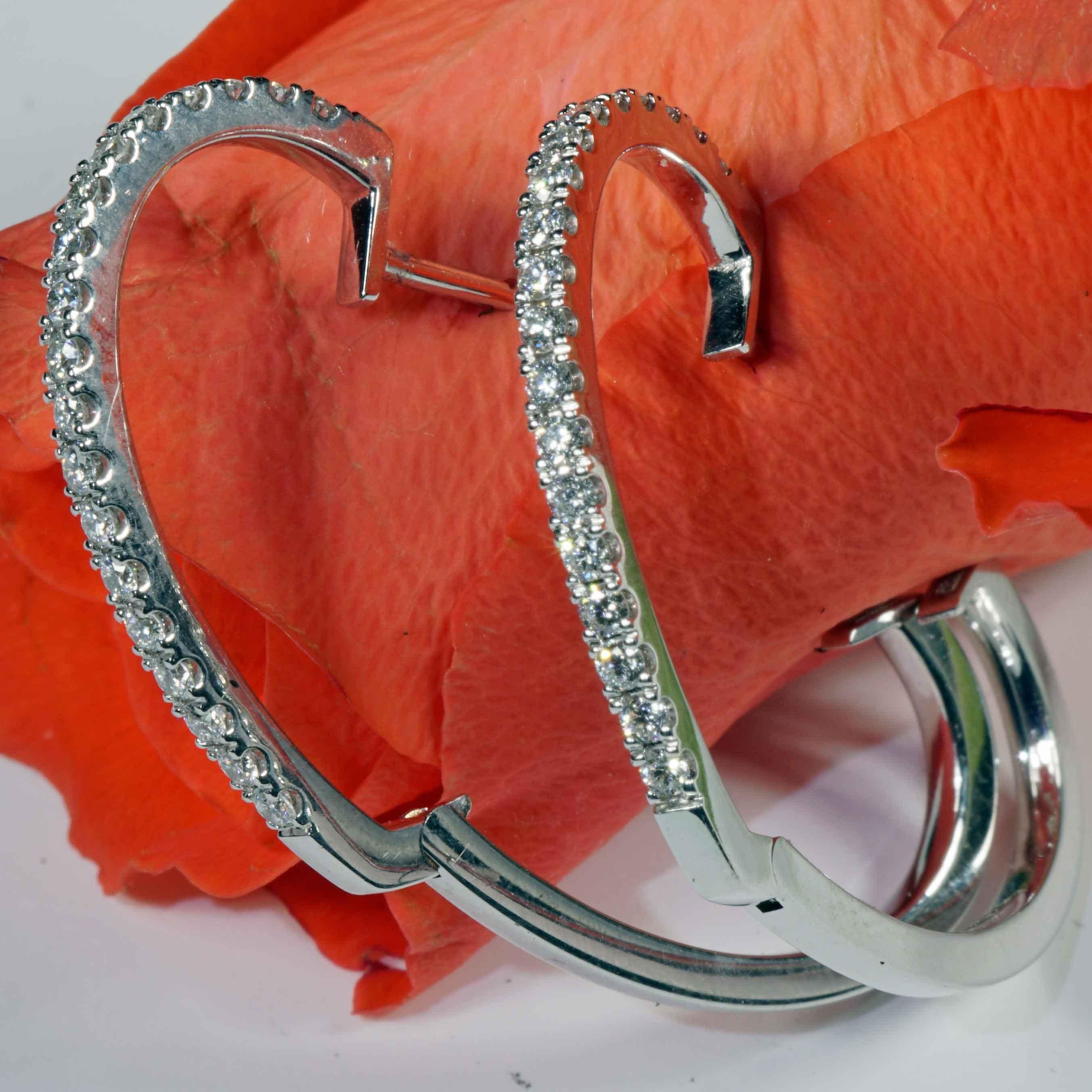 Taille brillant Créoles brillantes en forme de cœur 0,50 ct TW/VS énergie italienne pour chaque jour 18 carats en vente