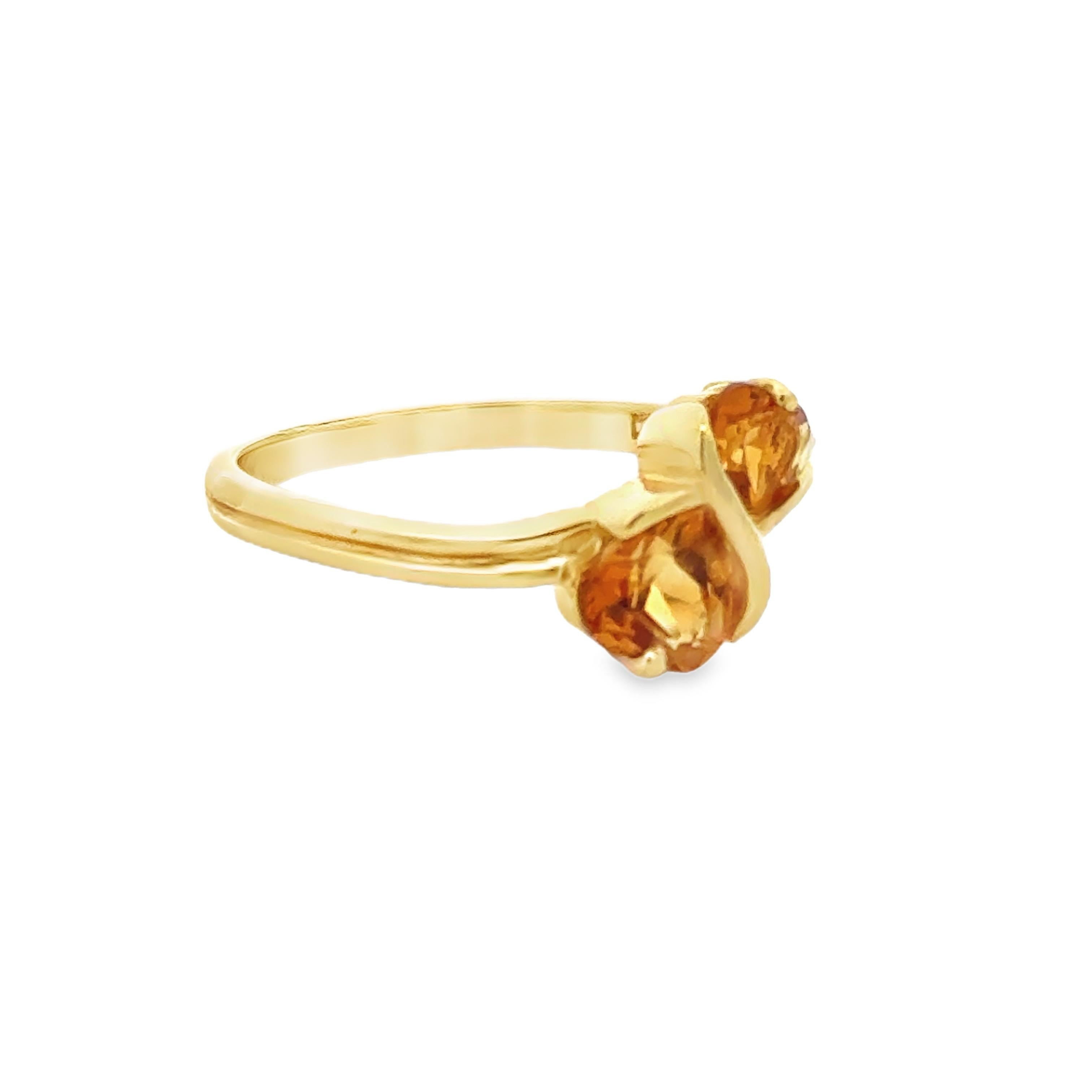 Modern Heart Shaped Citrine and 18K Yellow Gold Ring For Sale