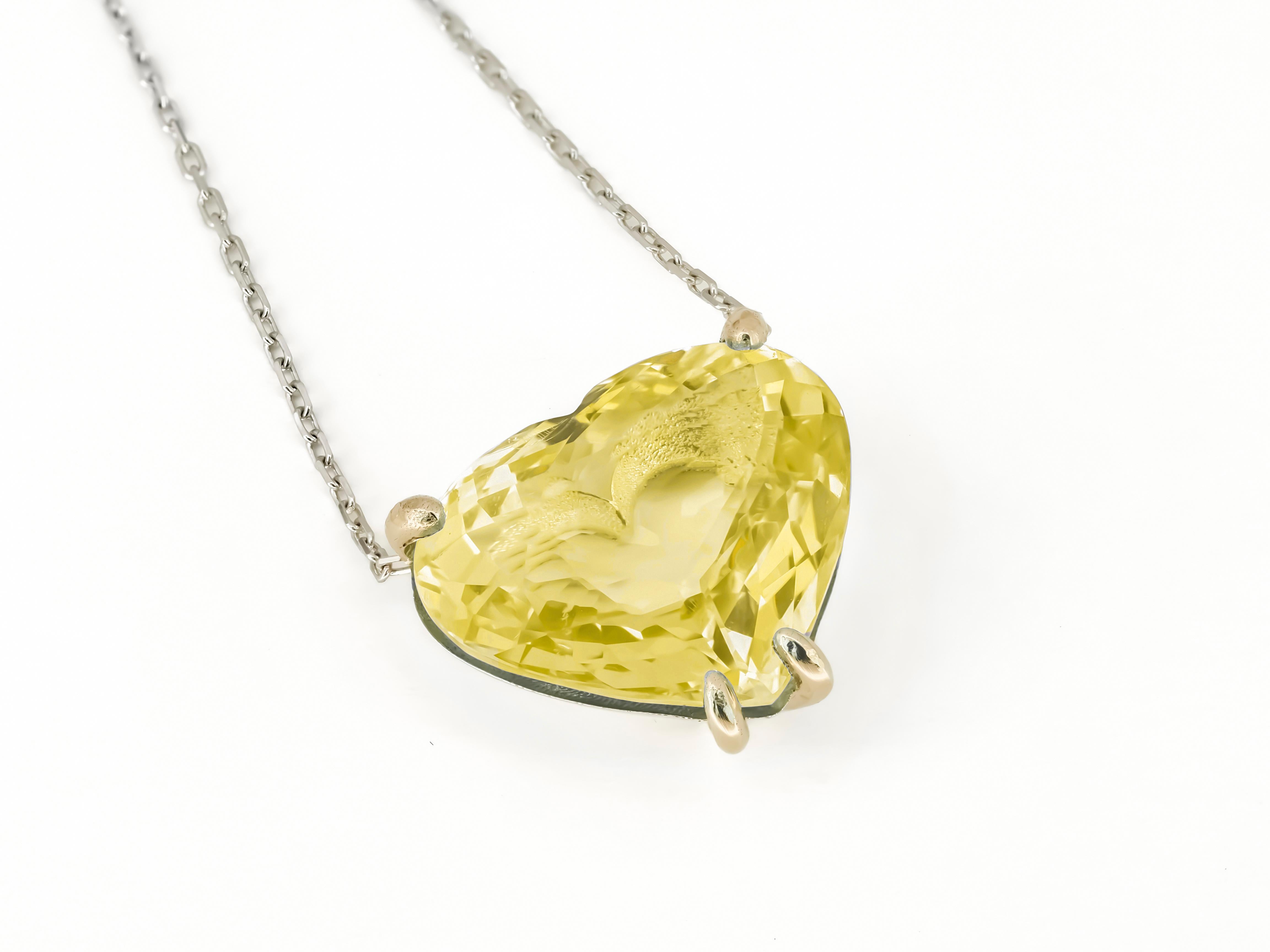 Heart shaped citrine pendant necklace in 14k gold.  In New Condition For Sale In Istanbul, TR