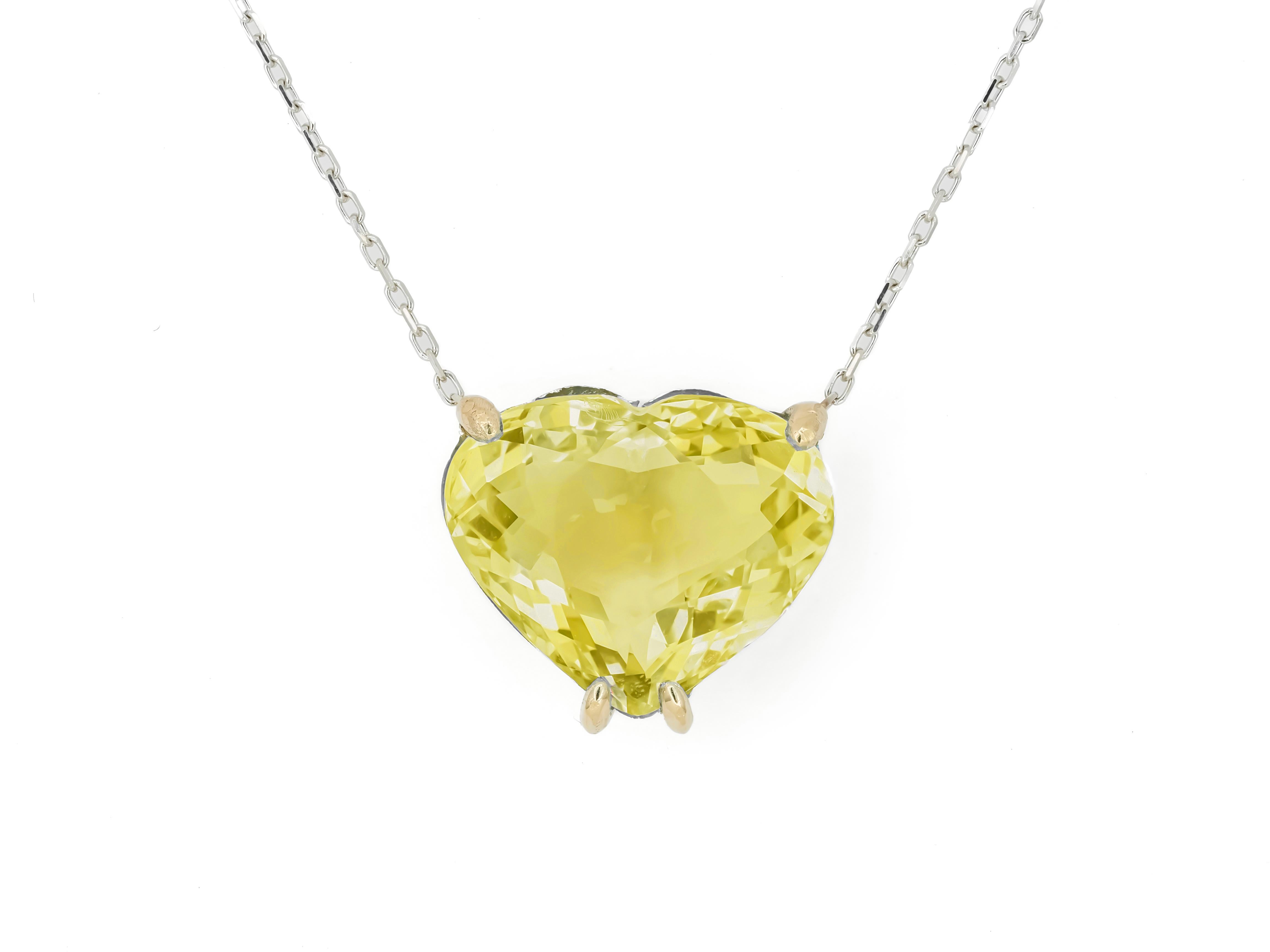 Women's Heart shaped citrine pendant necklace in 14k gold.  For Sale