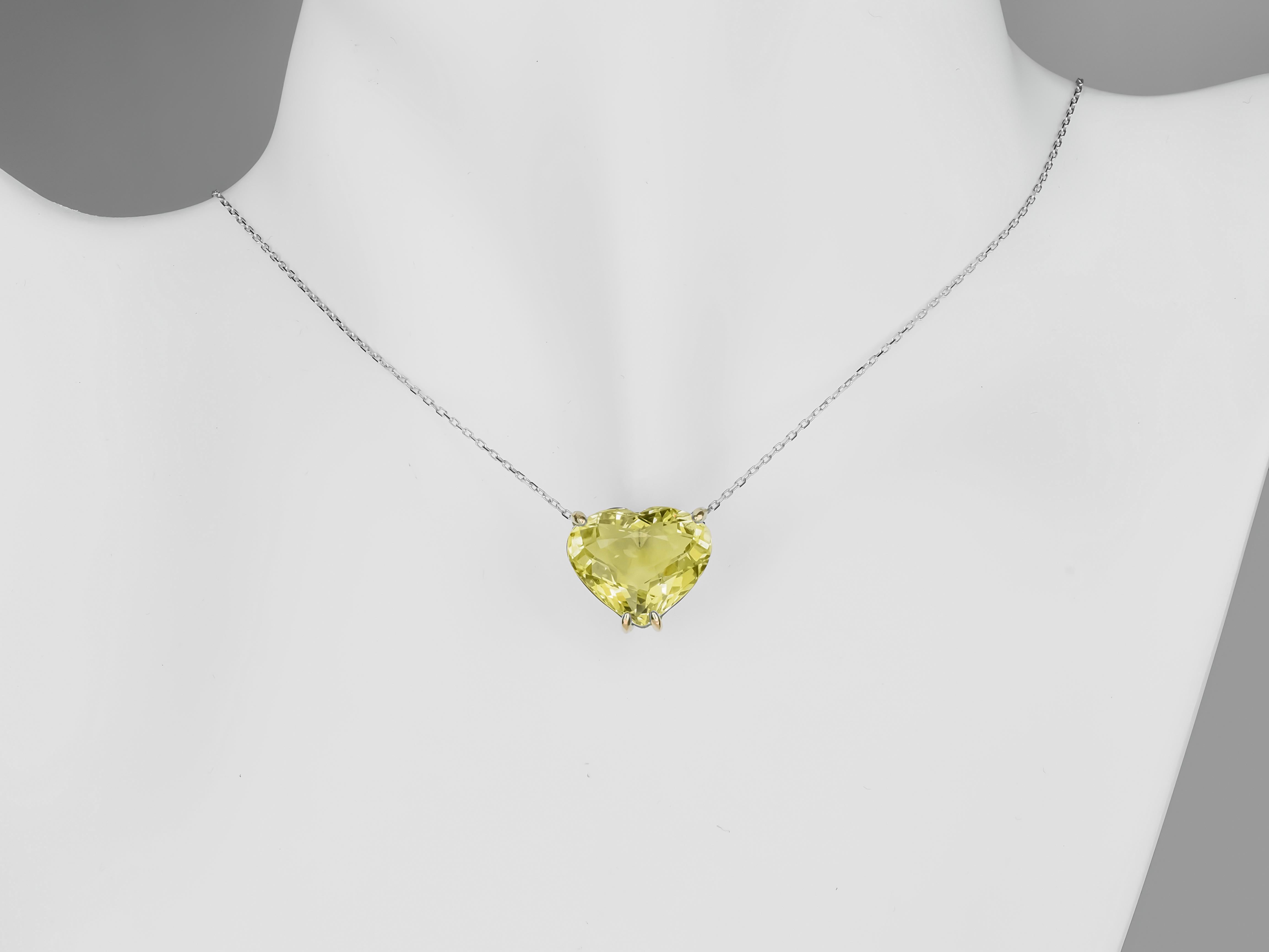 Heart shaped citrine pendant necklace in 14k gold.  For Sale 3