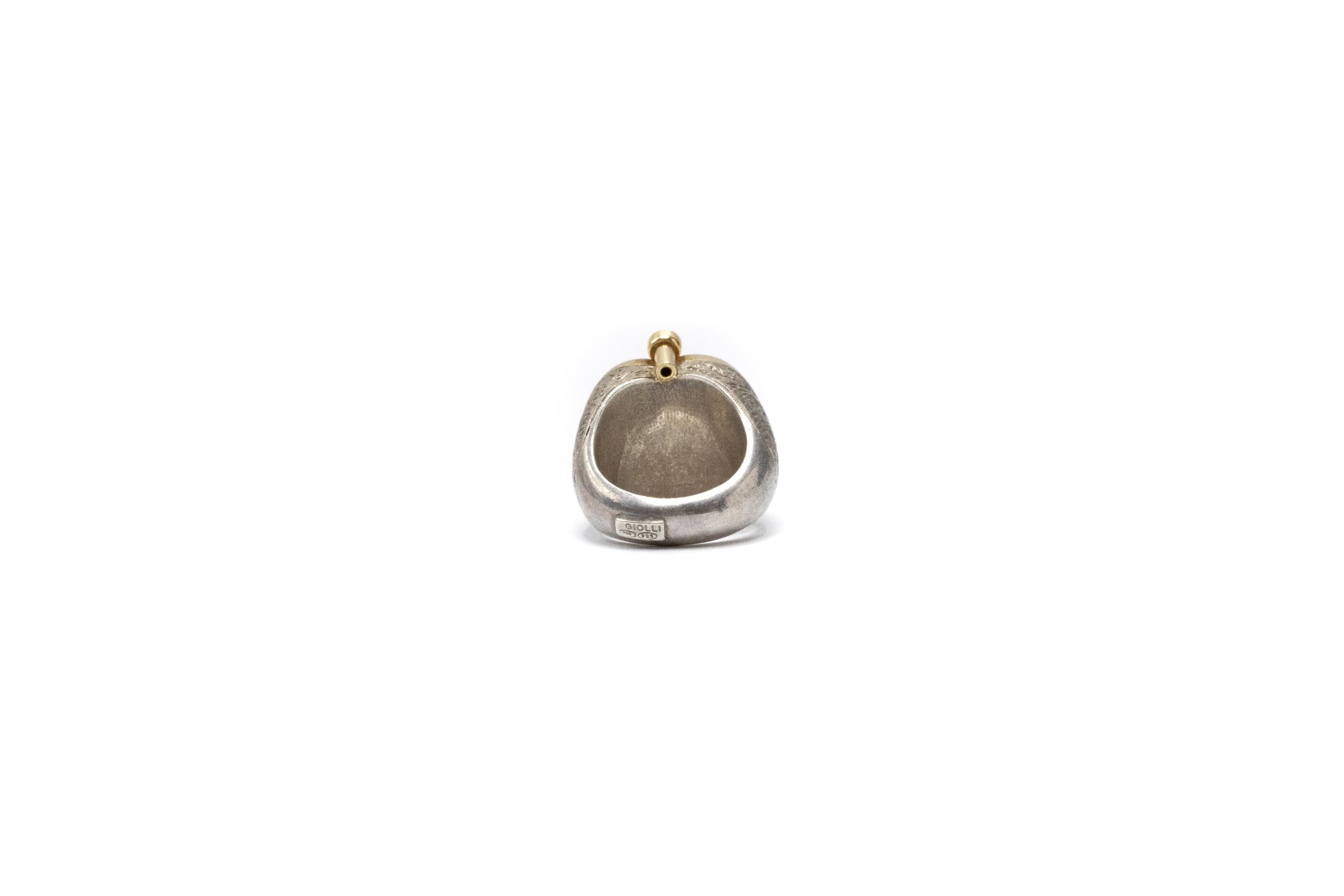 Herzförmiger Korallen-Diamant-Silberring aus 18 Karat Gold im Zustand „Gut“ in New York, NY