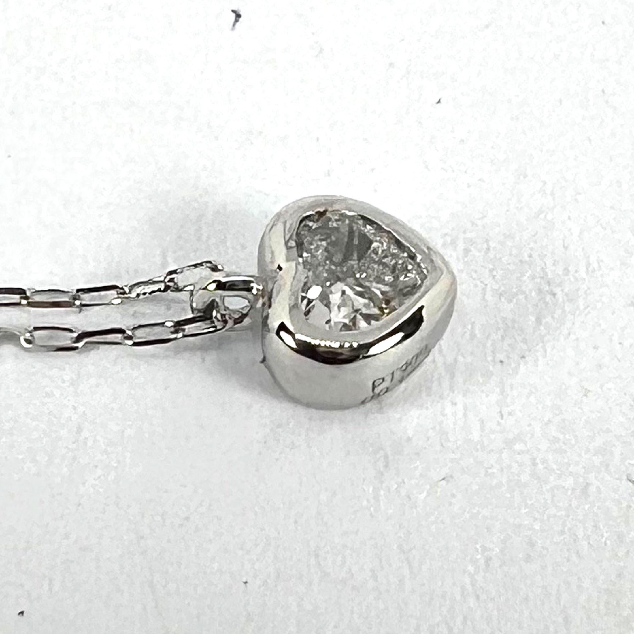 Collana con ciondolo in platino con diamante a forma di cuore da 0,14 carati in vendita 13