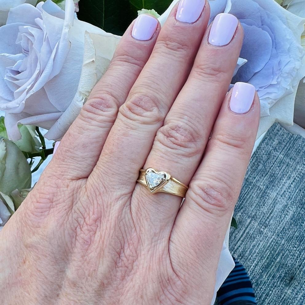 almond shaped wedding ring
