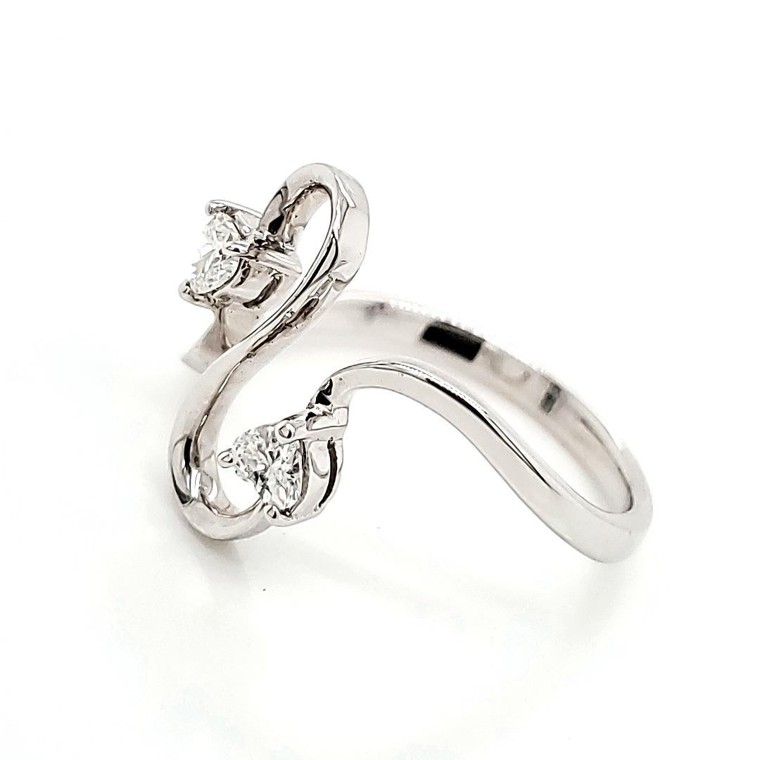 Bague de fiançailles en platine et diamant en forme de cœur en vente 5
