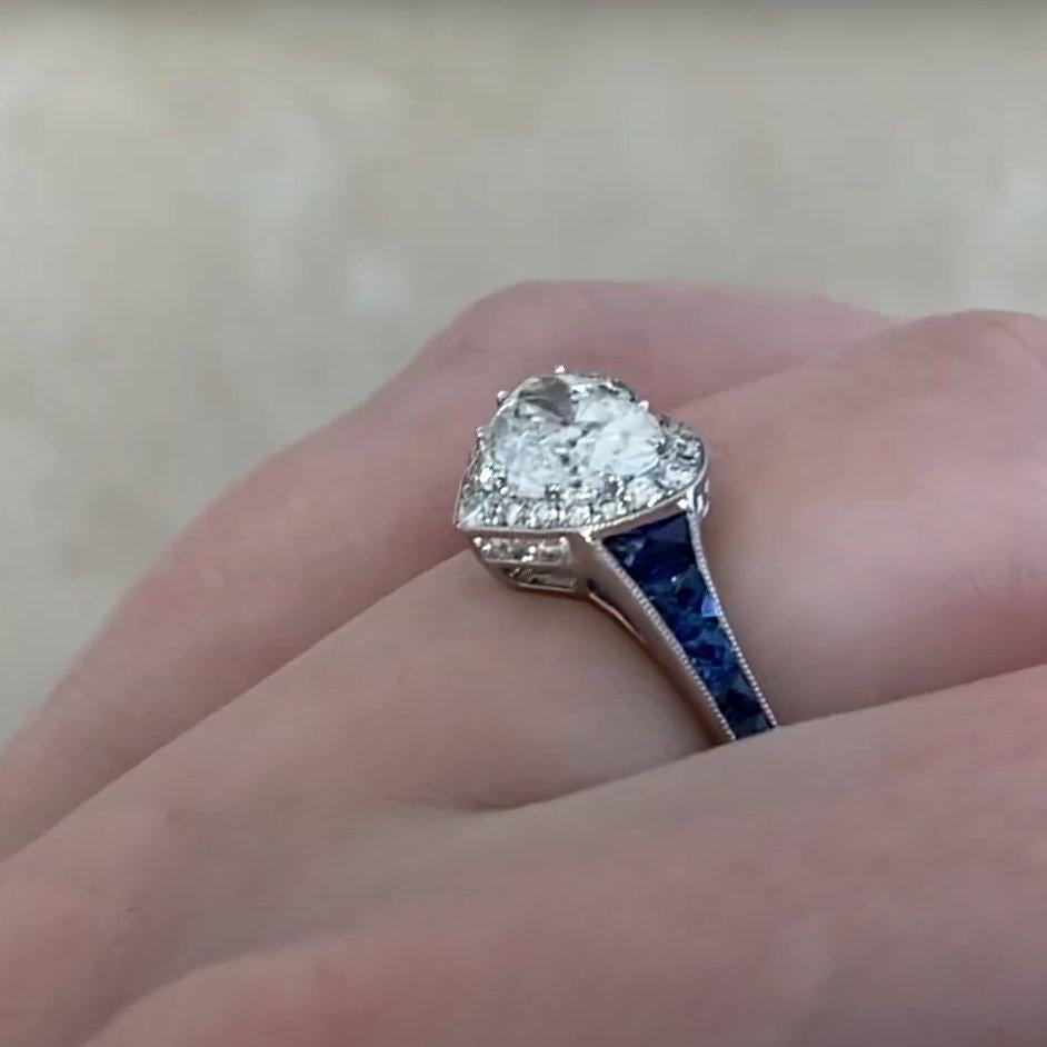 Donna Anello con cluster di diamanti a forma di cuore (circa 0,90 carati), platino in vendita