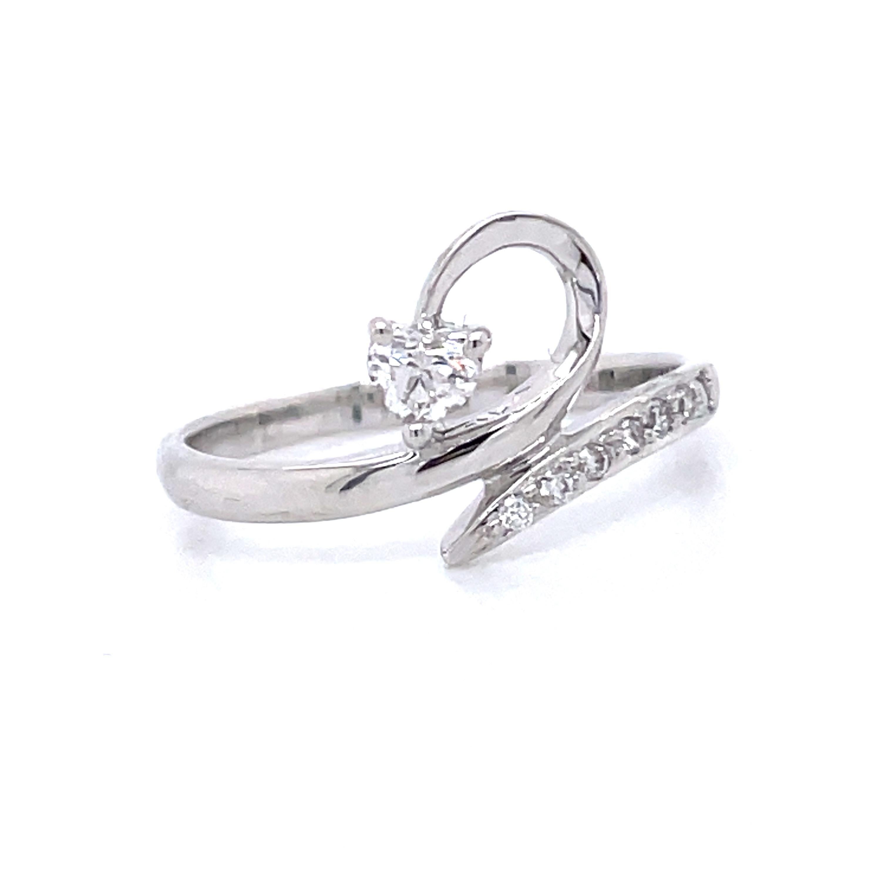 Contemporary Heart-Shaped Diamond Engagement Ring Set in PT900 For Sale