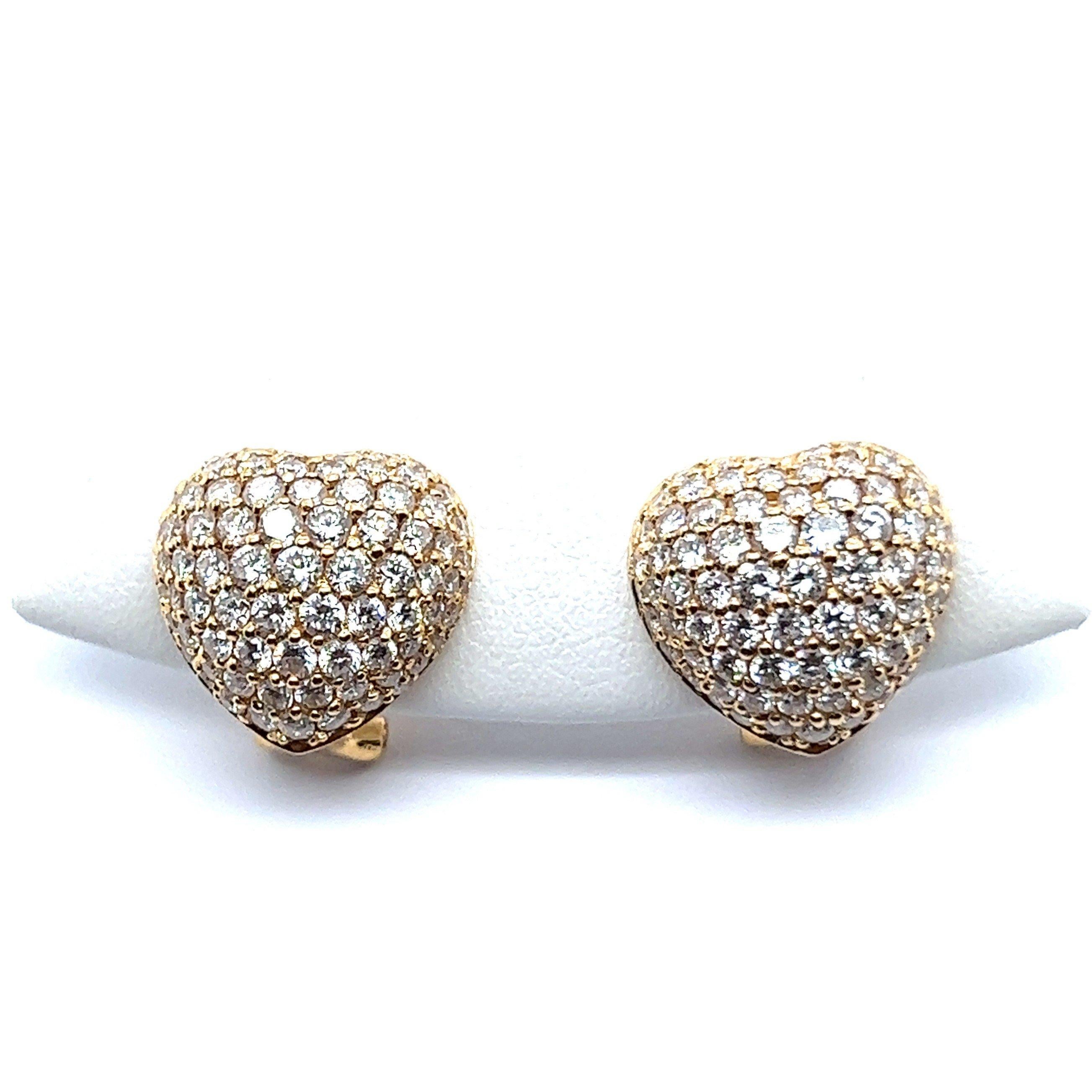 Heart Shaped Diamond Pavé Earrings in 18 Karat Yellow Gold For Sale 4