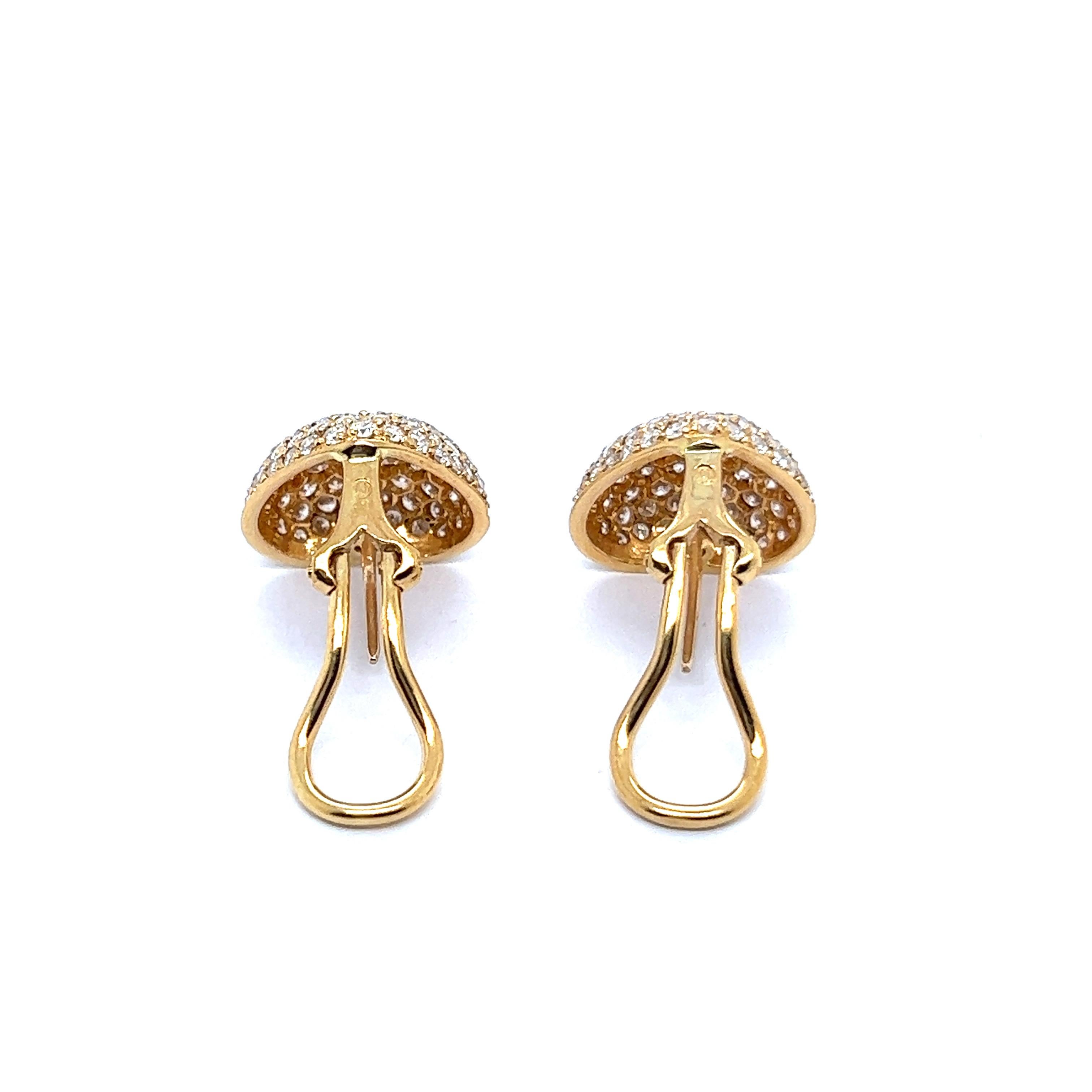 Heart Shaped Diamond Pavé Earrings in 18 Karat Yellow Gold For Sale 5