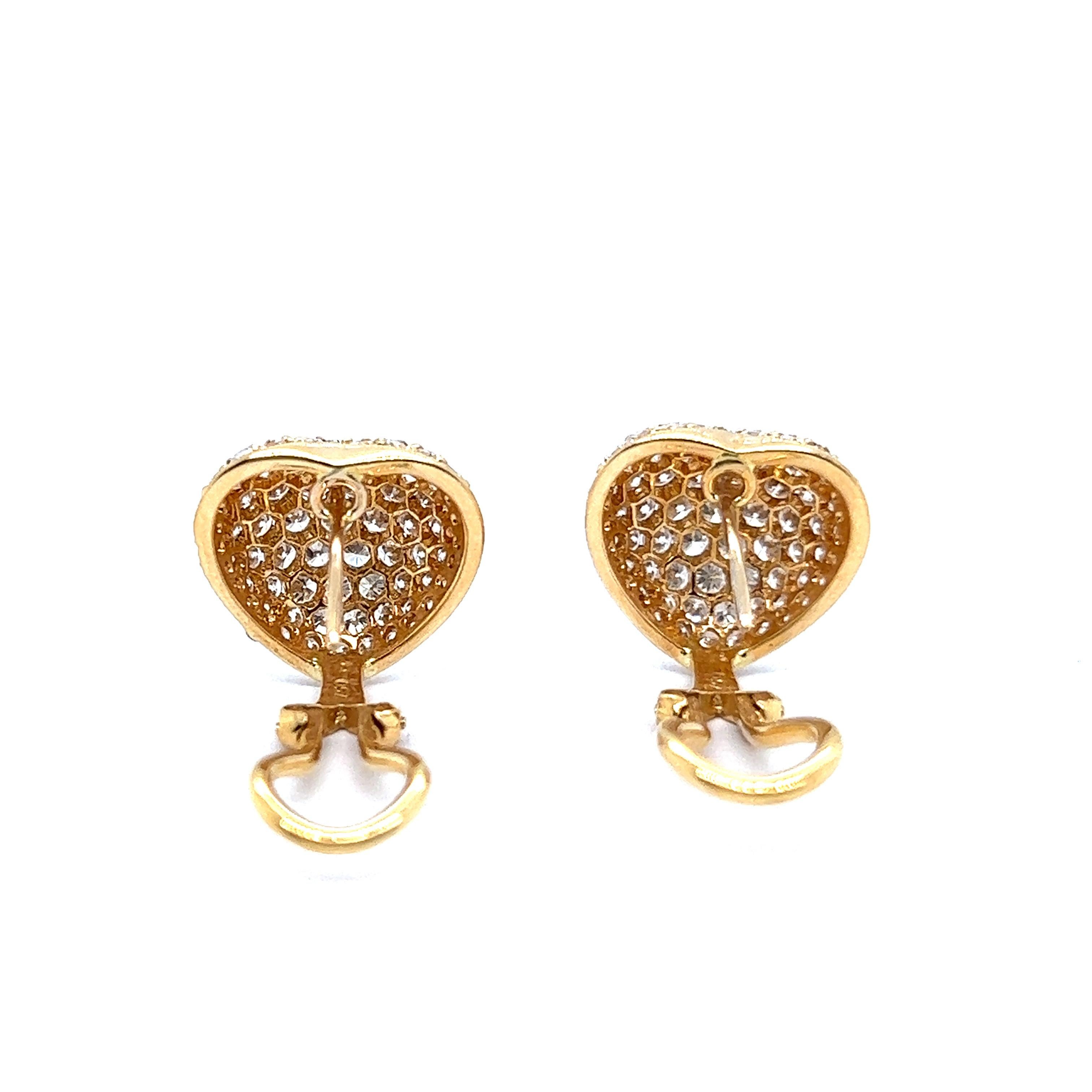 Heart Shaped Diamond Pavé Earrings in 18 Karat Yellow Gold For Sale 3