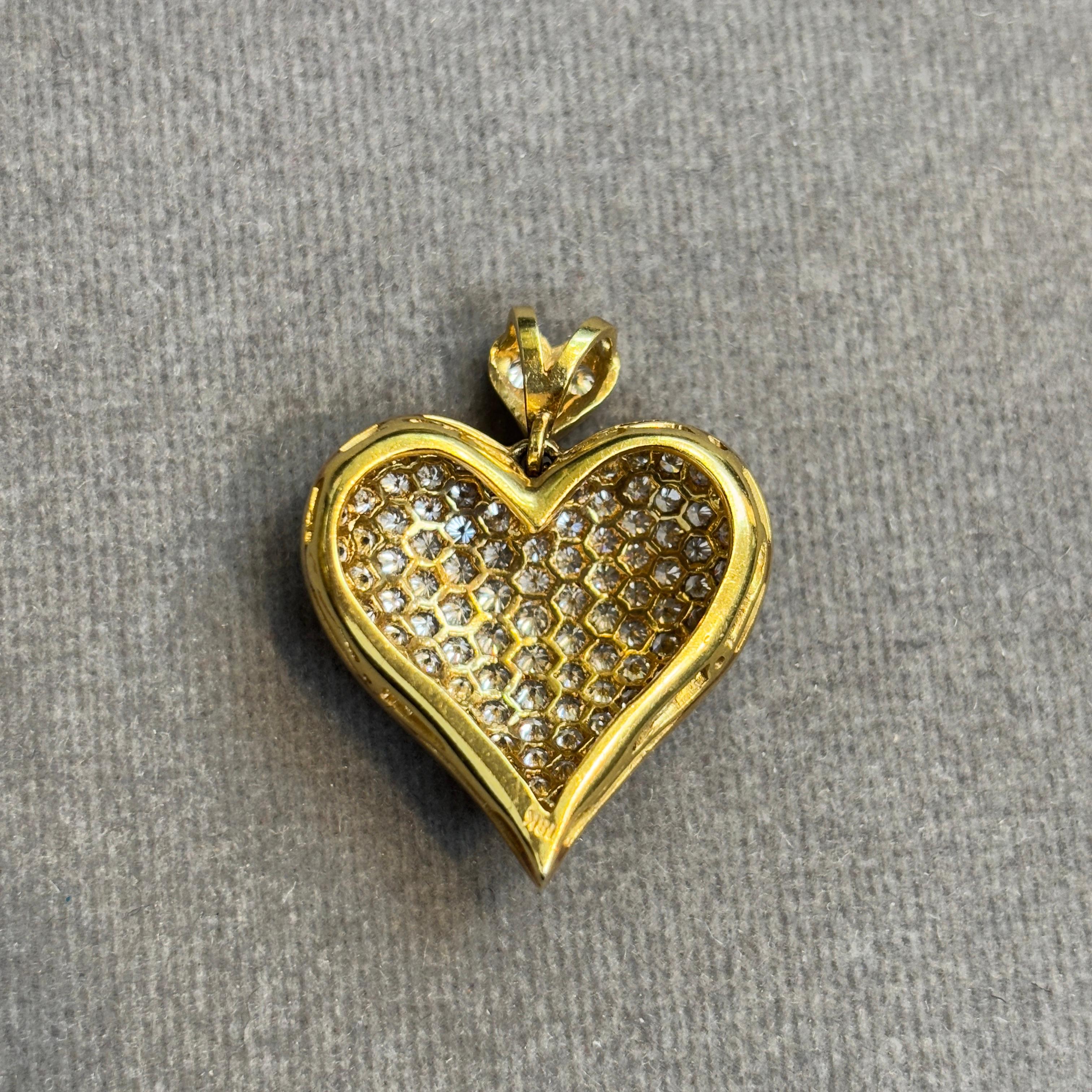 Collana con ciondolo con diamante a forma di cuore in vendita 1