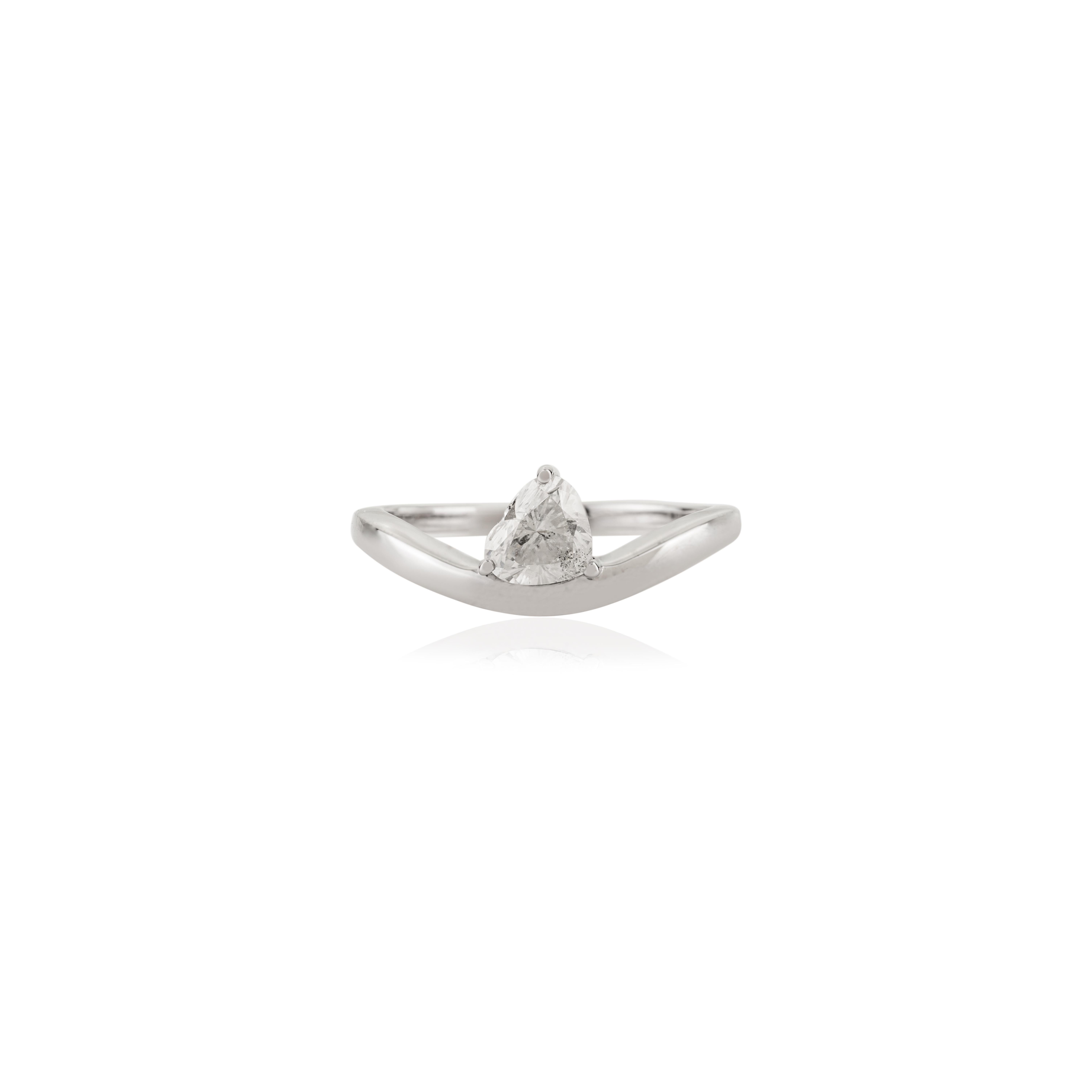 in vendita:  Heart-Shaped Diamond Solitaire Wave Ring in 14K Solid White Gold Gift For Her