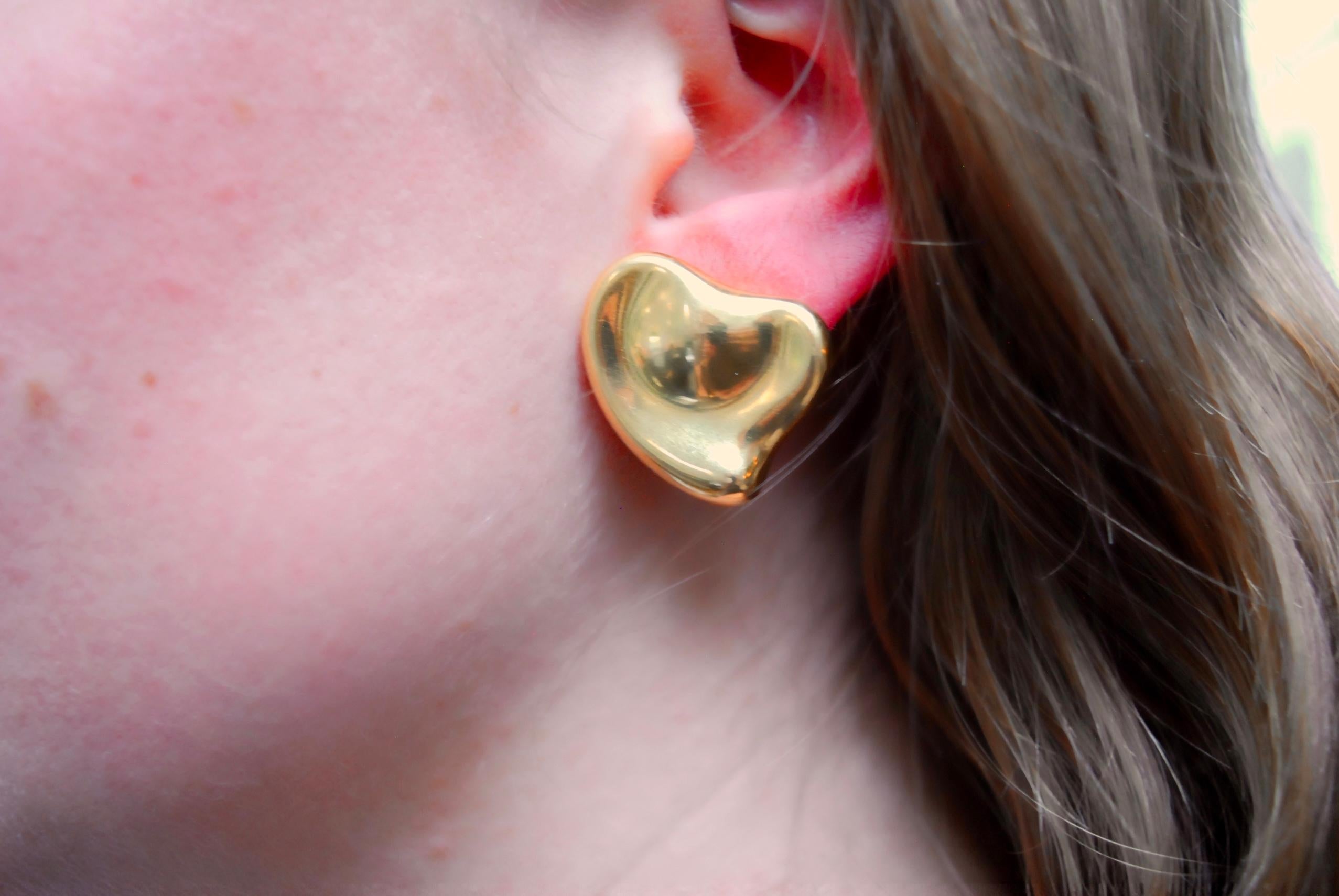 18K Gold Heart-Shaped Earrings by Elsa Peretti for Tiffany & Co. For Sale 2