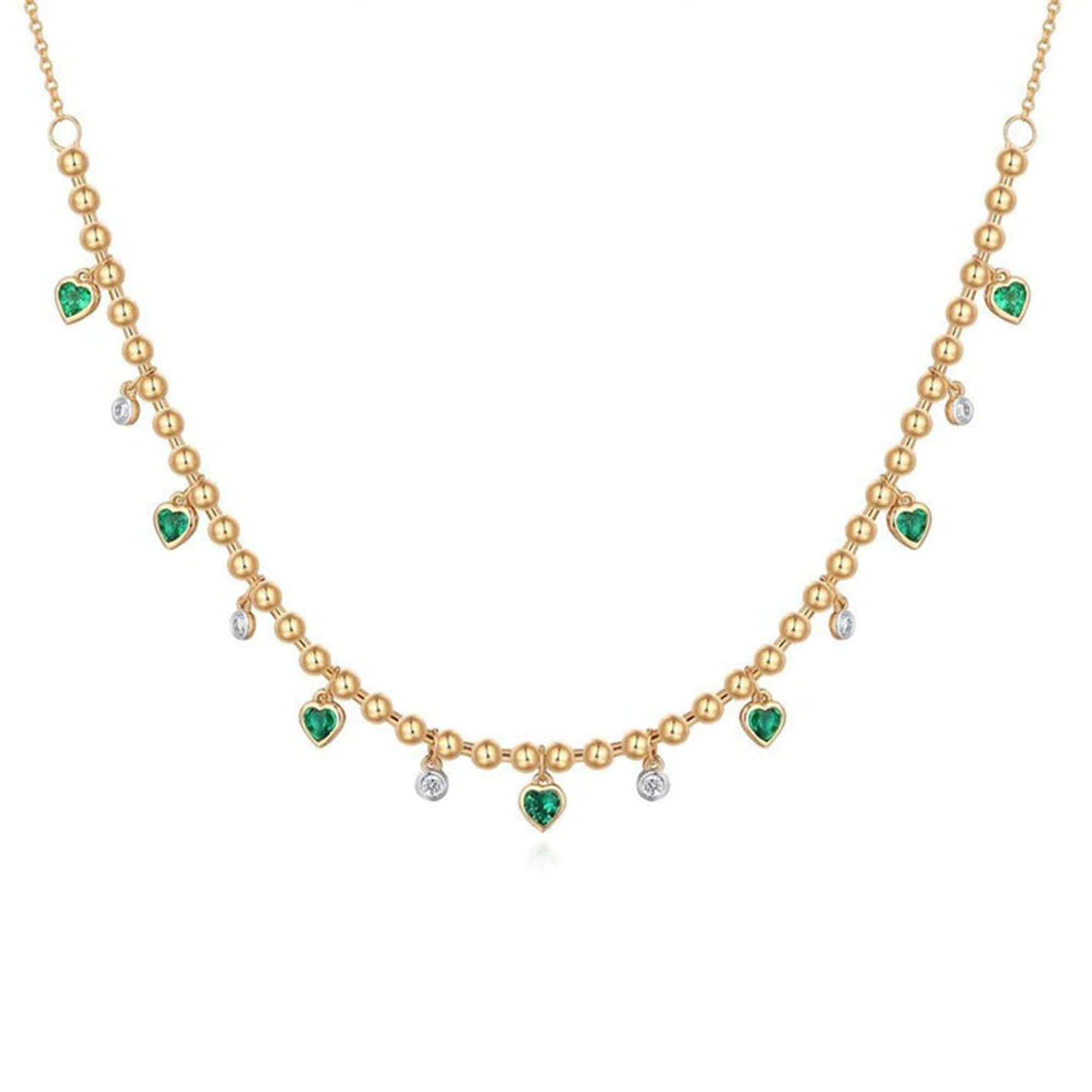 Taille émeraude Collier de perles en or jaune 14K (ou 18k sur demande) avec diamants et émeraudes en forme de coeur en vente