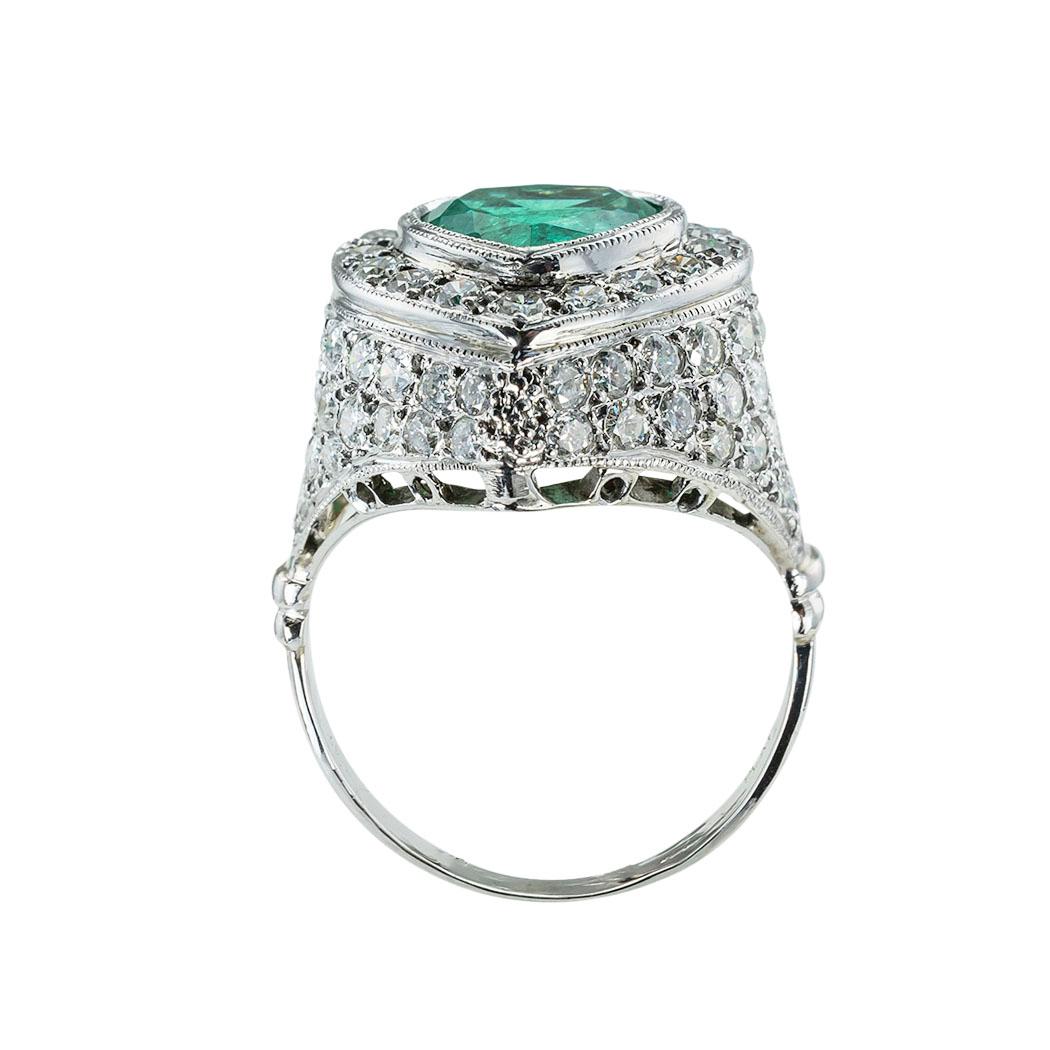 Heart Shaped Emerald Diamond Platinum Ring In Good Condition For Sale In Los Angeles, CA