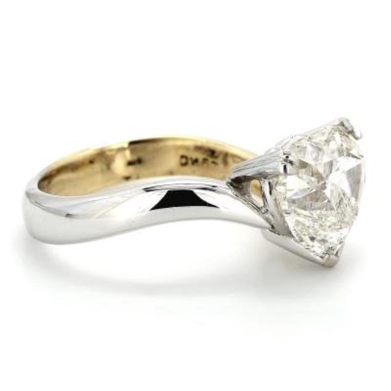 Modern Heart shaped engagement ring For Sale