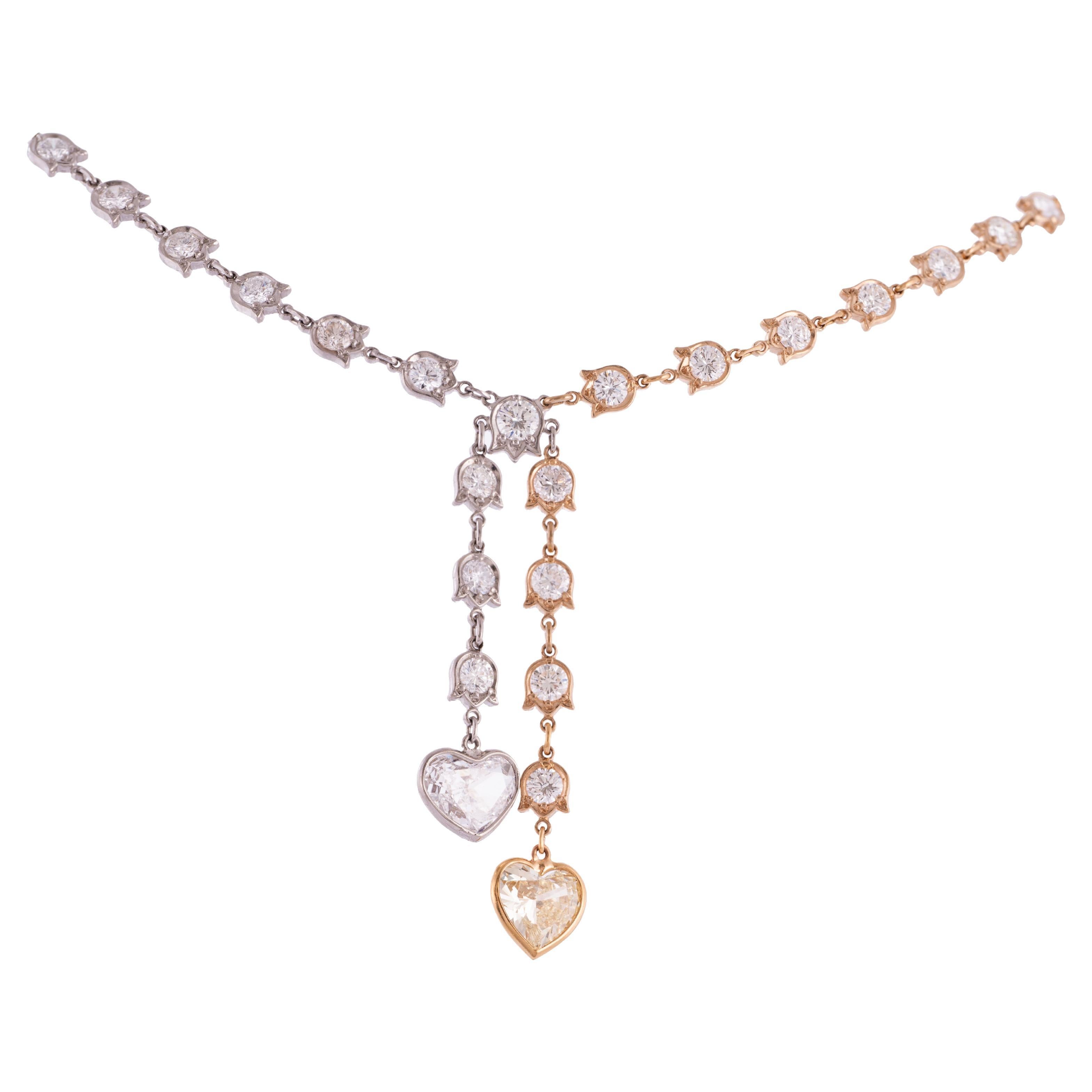 Collana con catena di diamanti bicolore a forma di cuore con diamanti gialli e bianchi fantasia in vendita