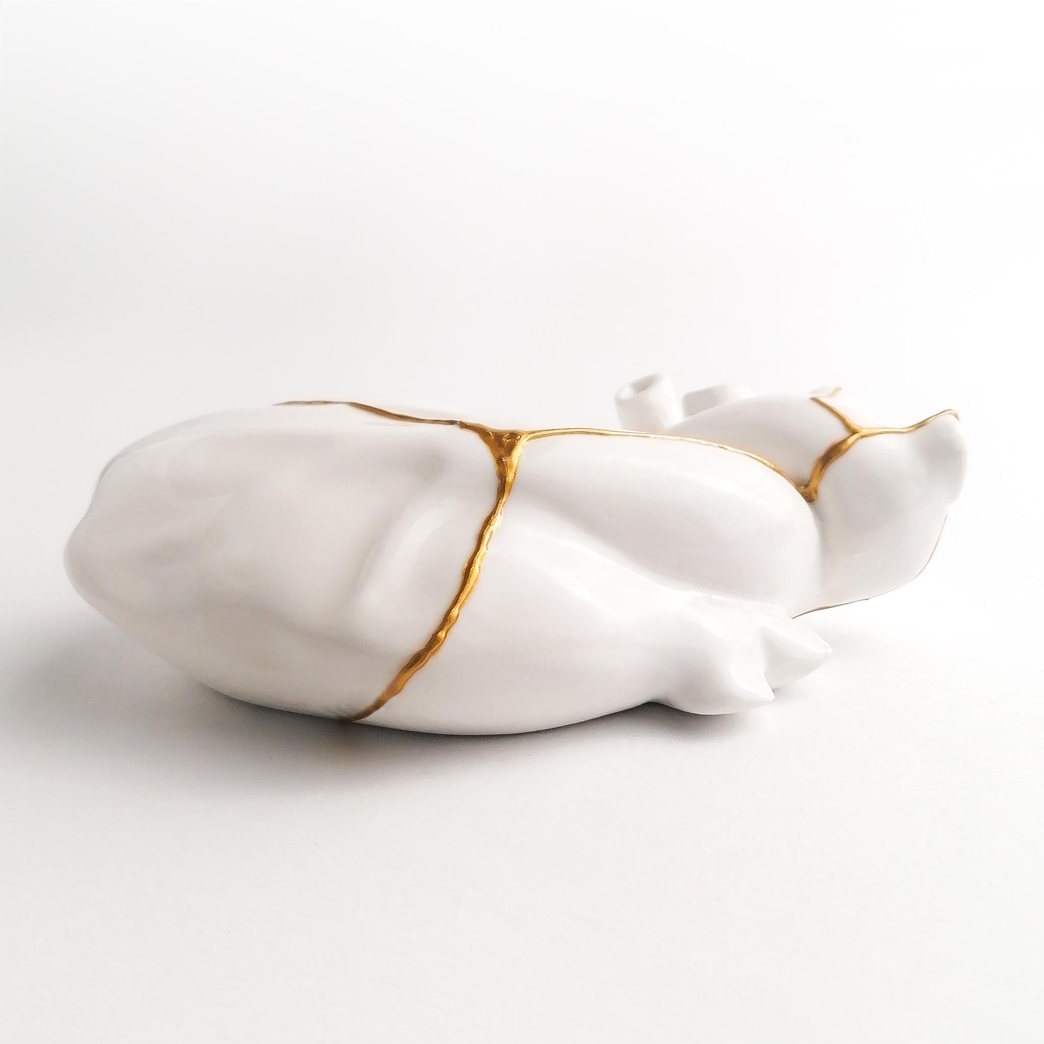 Modern Heart Shaped Kintsugi White, 2022, Handmade in Italy, Anatomical Heart, Design For Sale