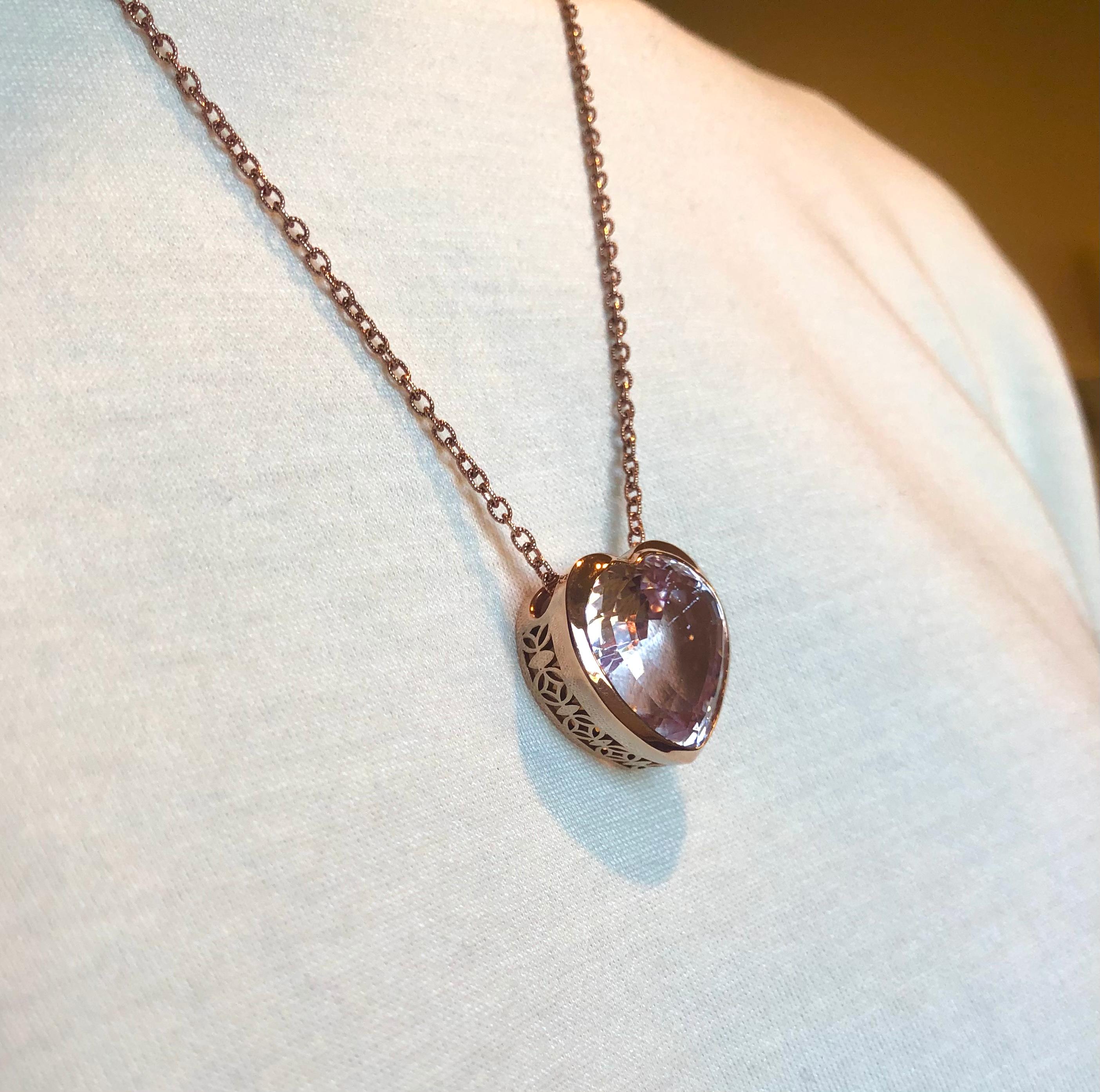 Women's Heart Shaped Kunzite 30.86 Carat Rose Gold Necklace