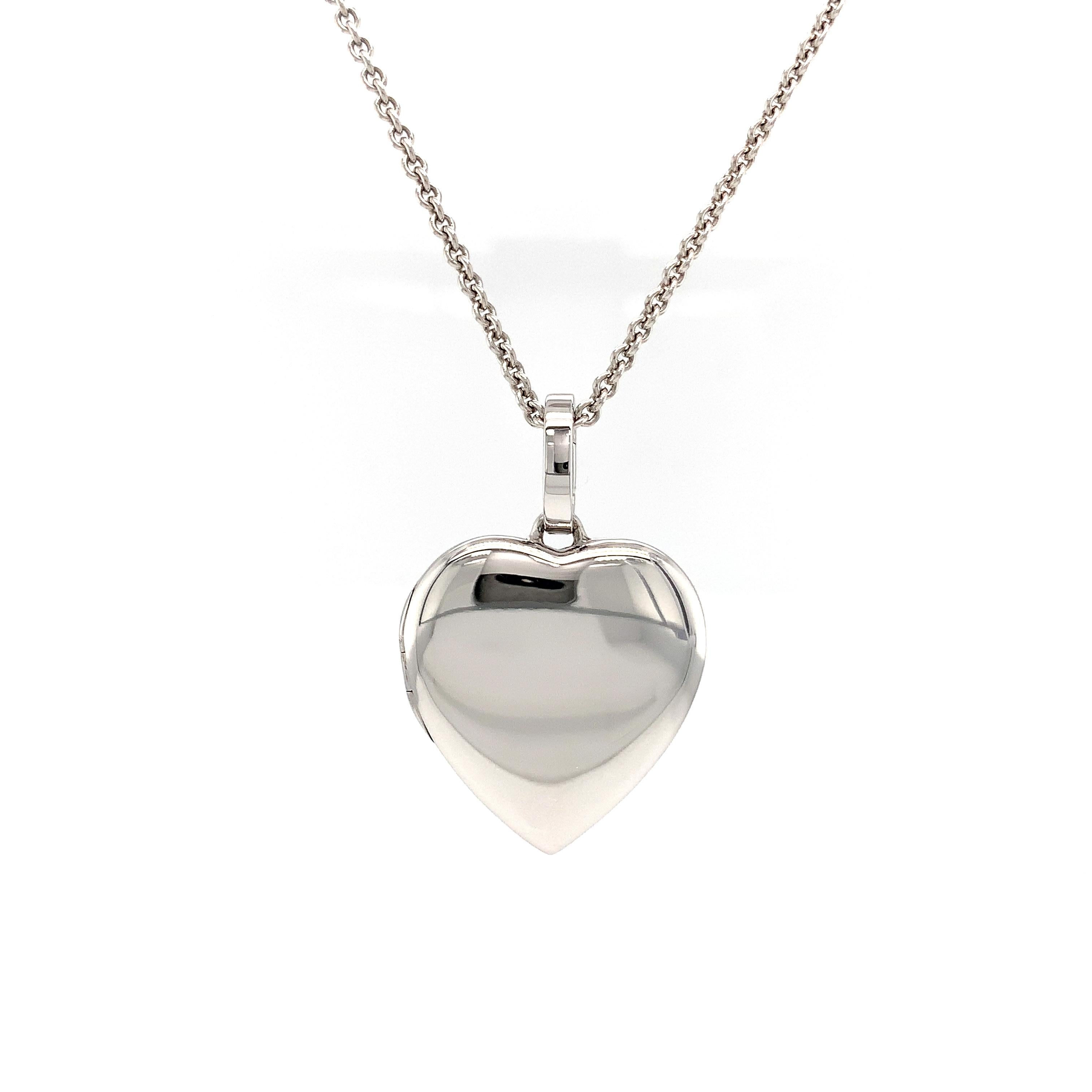 Heart Shaped Locket Pendant Necklace - 18k Polished White Gold - 23.0 x 25.0 mm For Sale 2