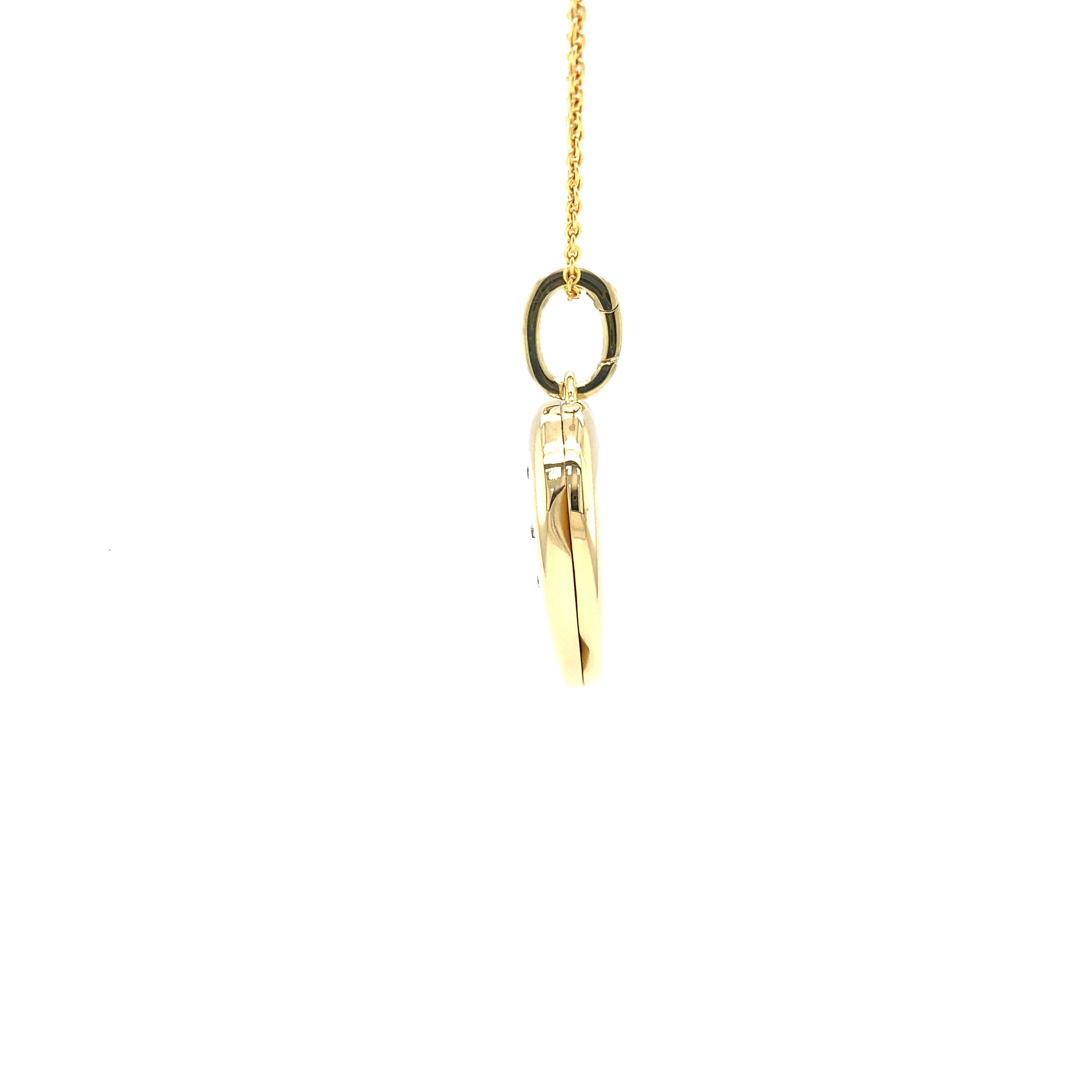 Victorien Collier pendentif médaillon en forme de cœur, or jaune 18 carats, 8 diamants 0,16 carat en vente