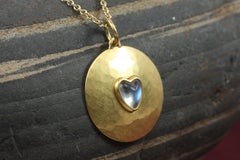 Heart-Shaped Moonstone Charm Pendant – 22K Yellow Gold Disc