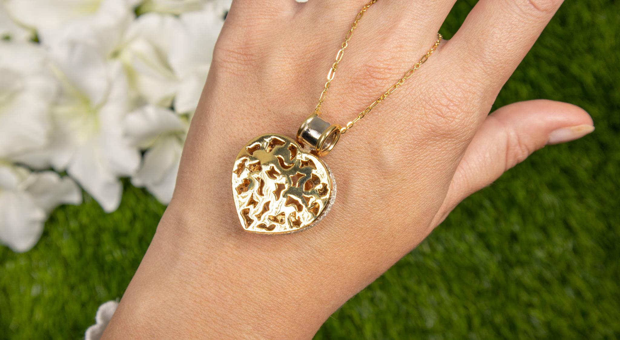 Cuore Collana con ciondolo di morganite a forma di cuore Impostazione dei diamanti 11,8 carati totali 14K Go in vendita