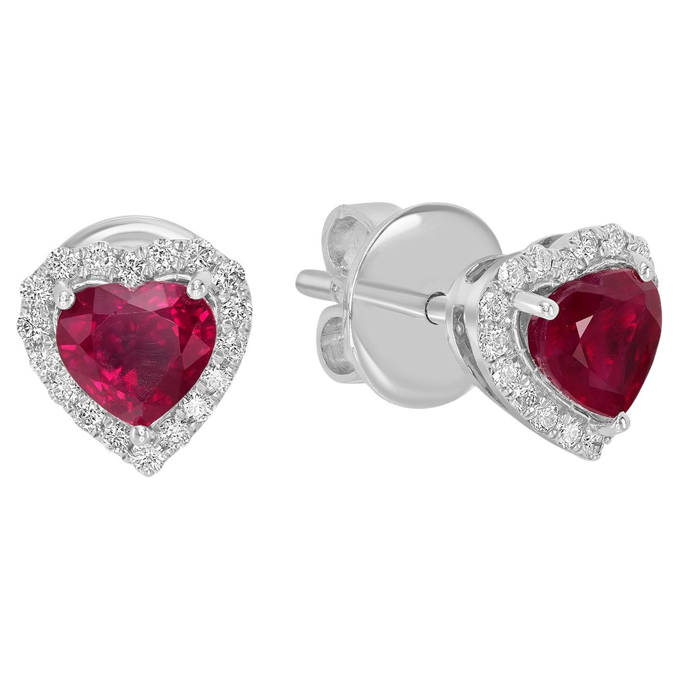 Boucles d'oreilles minimales en forme de coeur en or 18k serties de rubis du Mozambique et de diamants en vente